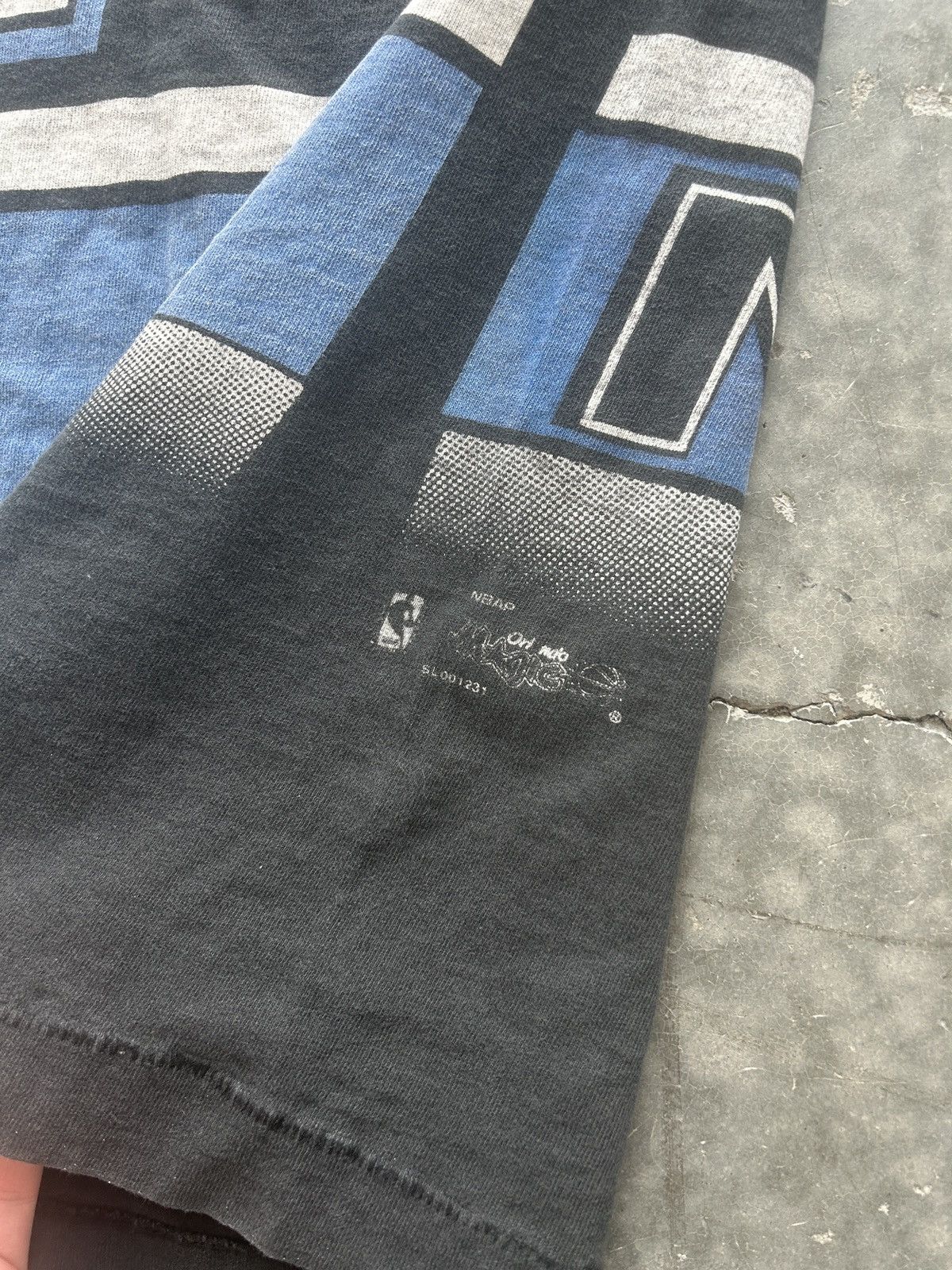 NBA × Salem Sportswear × Vintage Vintage 90s Orlando Magic AOP Graphic Tee Size US XL / EU 56 / 4 - 9 Thumbnail