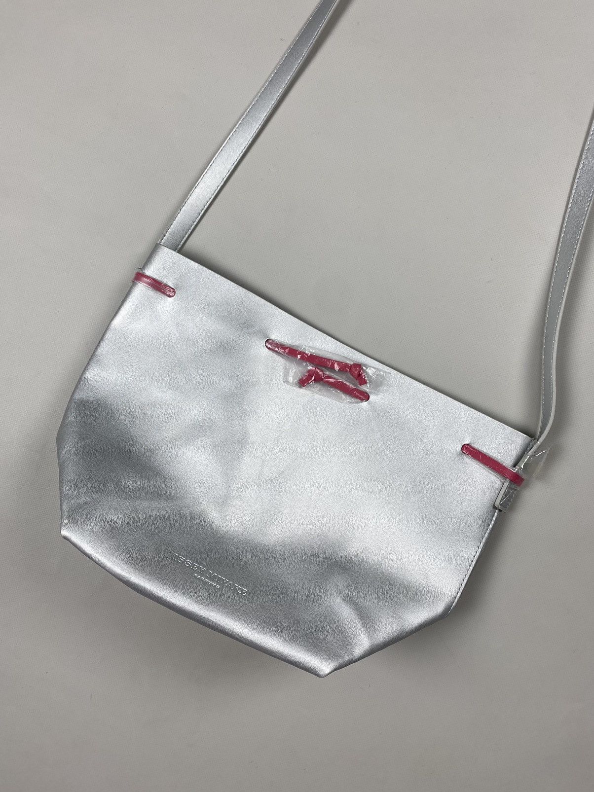 Issey Miyake × Japanese Brand Issey Miyake Parfums Shoulder Bag Size ONE SIZE - 3 Thumbnail