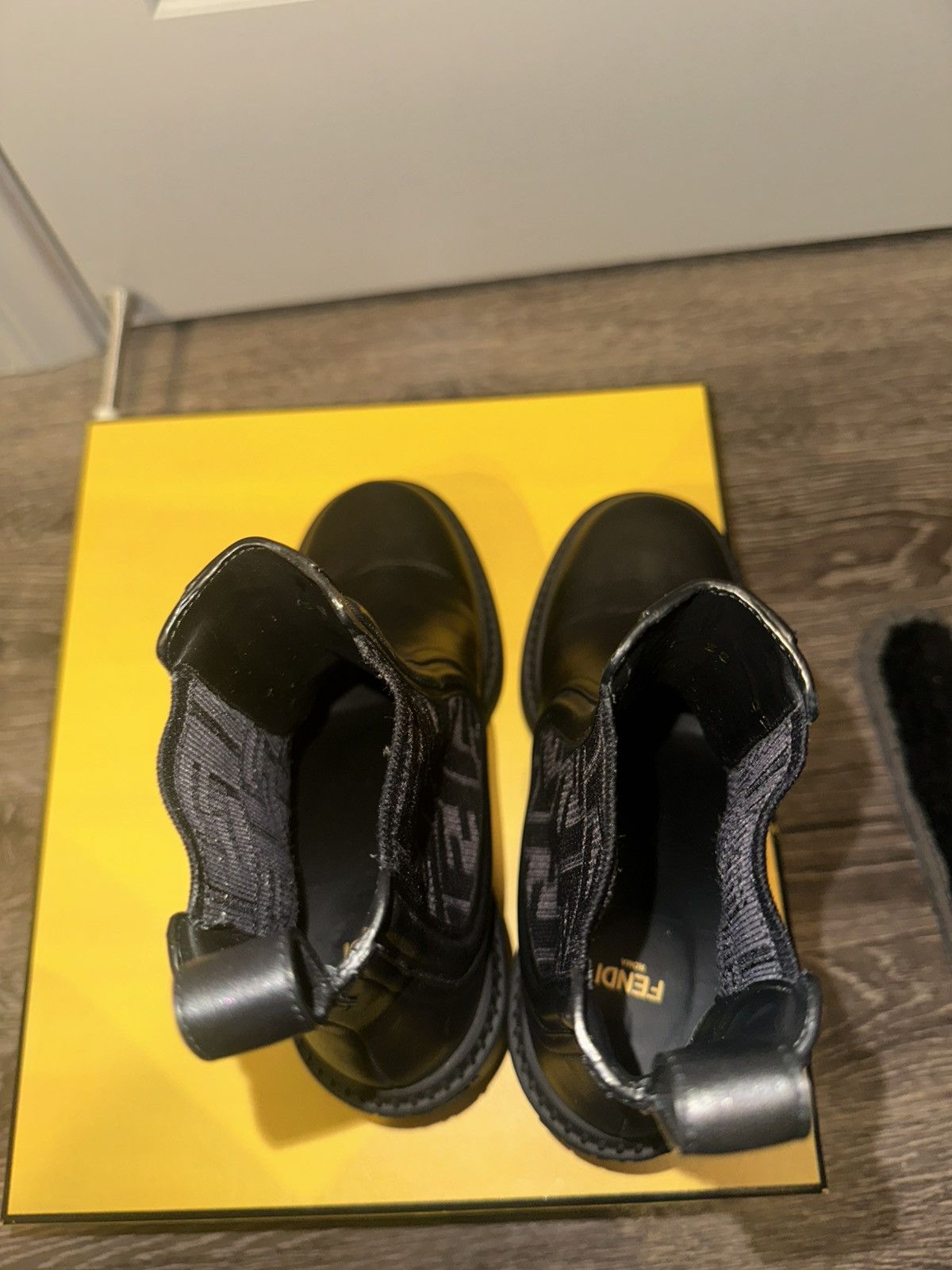 Fendi Fendi Filo Chelsea Boot Size US 5 / IT 35 - 8 Thumbnail