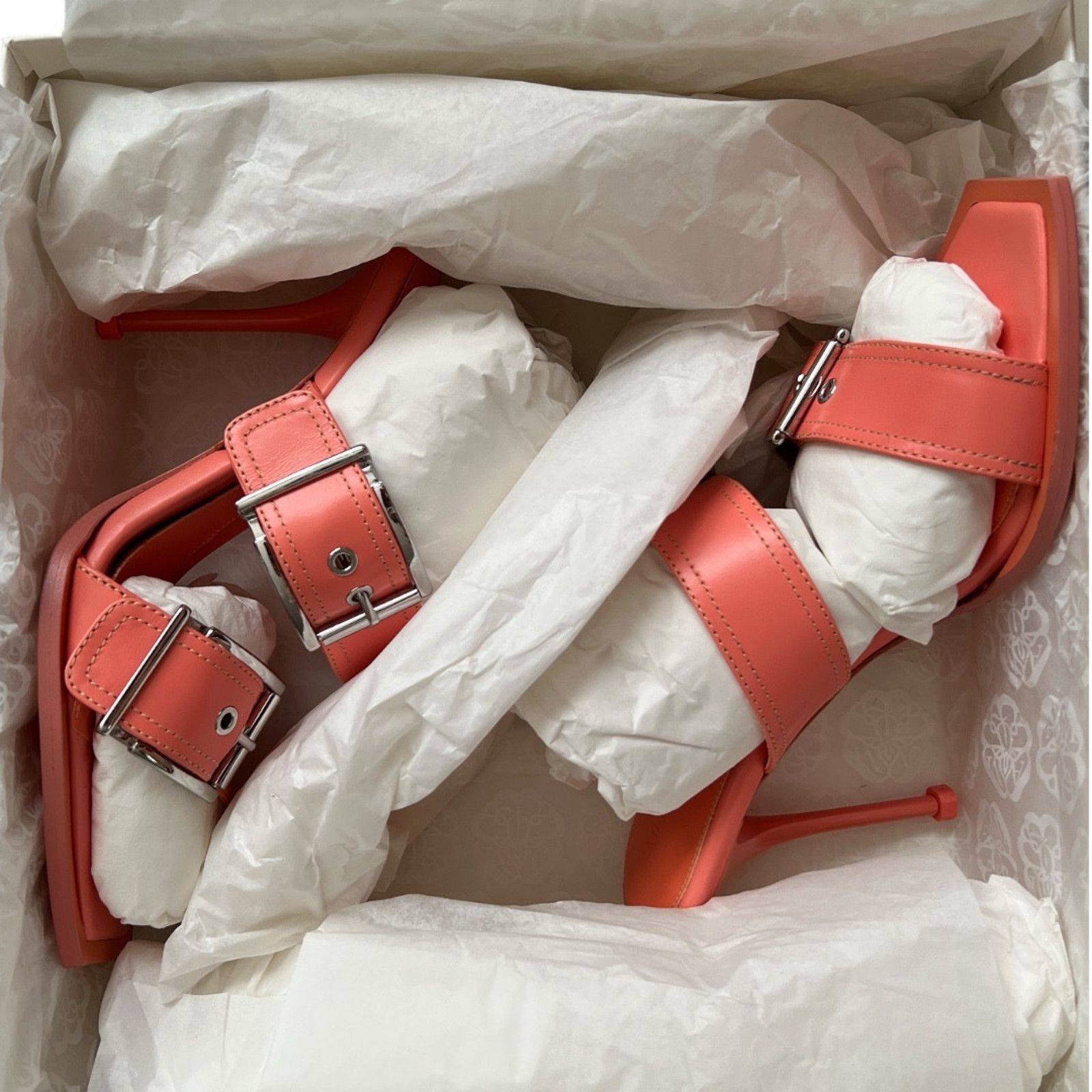 Alexander McQueen Alexander McQueen Apricot Buckle Mule Sandals, IT38/US8 Size US 8 / IT 38 - 9 Thumbnail