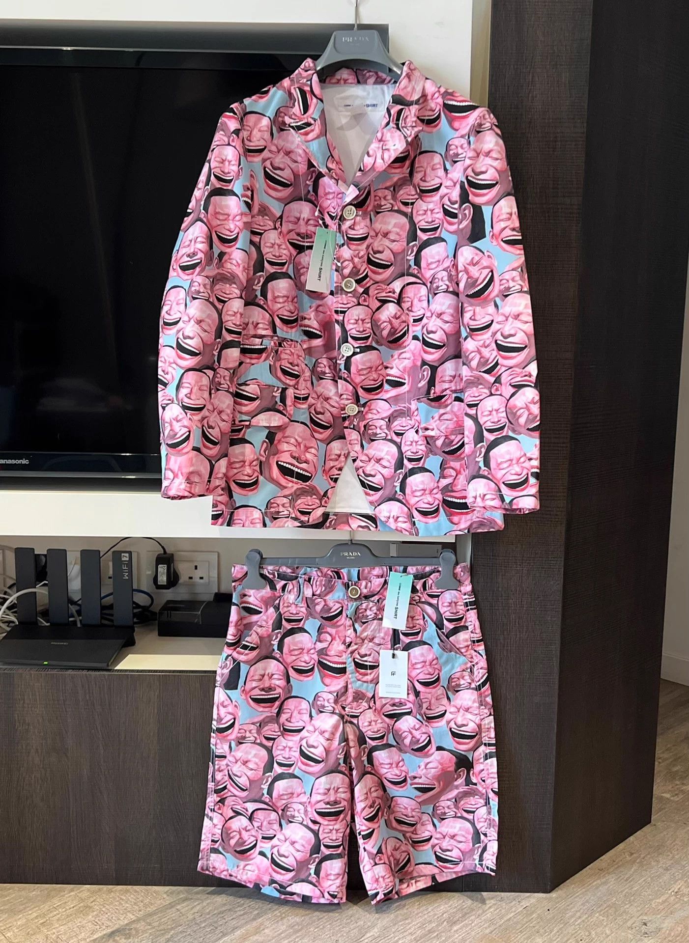 Comme des Garcons CDG SHIRT x Yue Minjun Laughing Portrait Suit S New Size S / US 4 / IT 40 - 1 Thumbnail