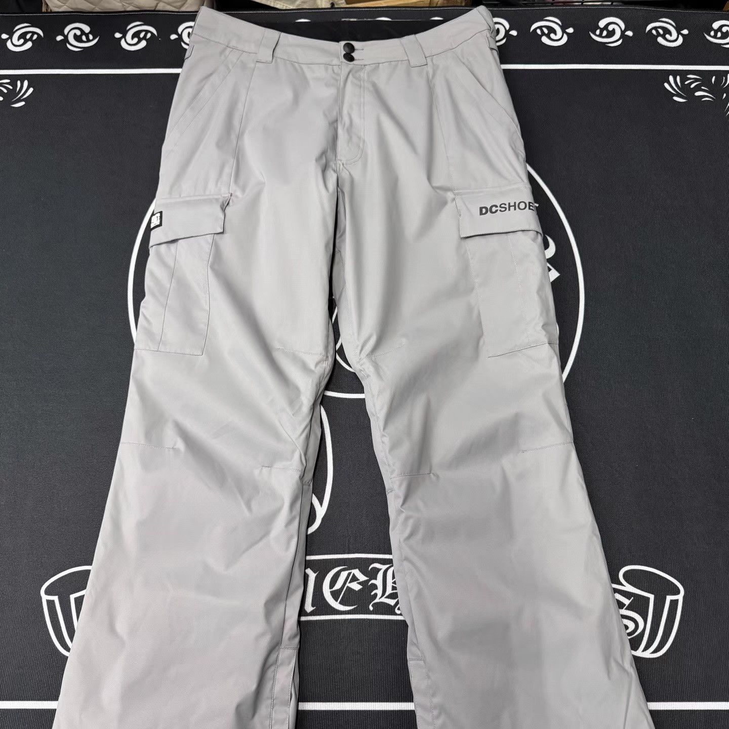 DC DC Cement Grey Snow Pants Q10 Size US 38 / EU 54 - 1 Thumbnail