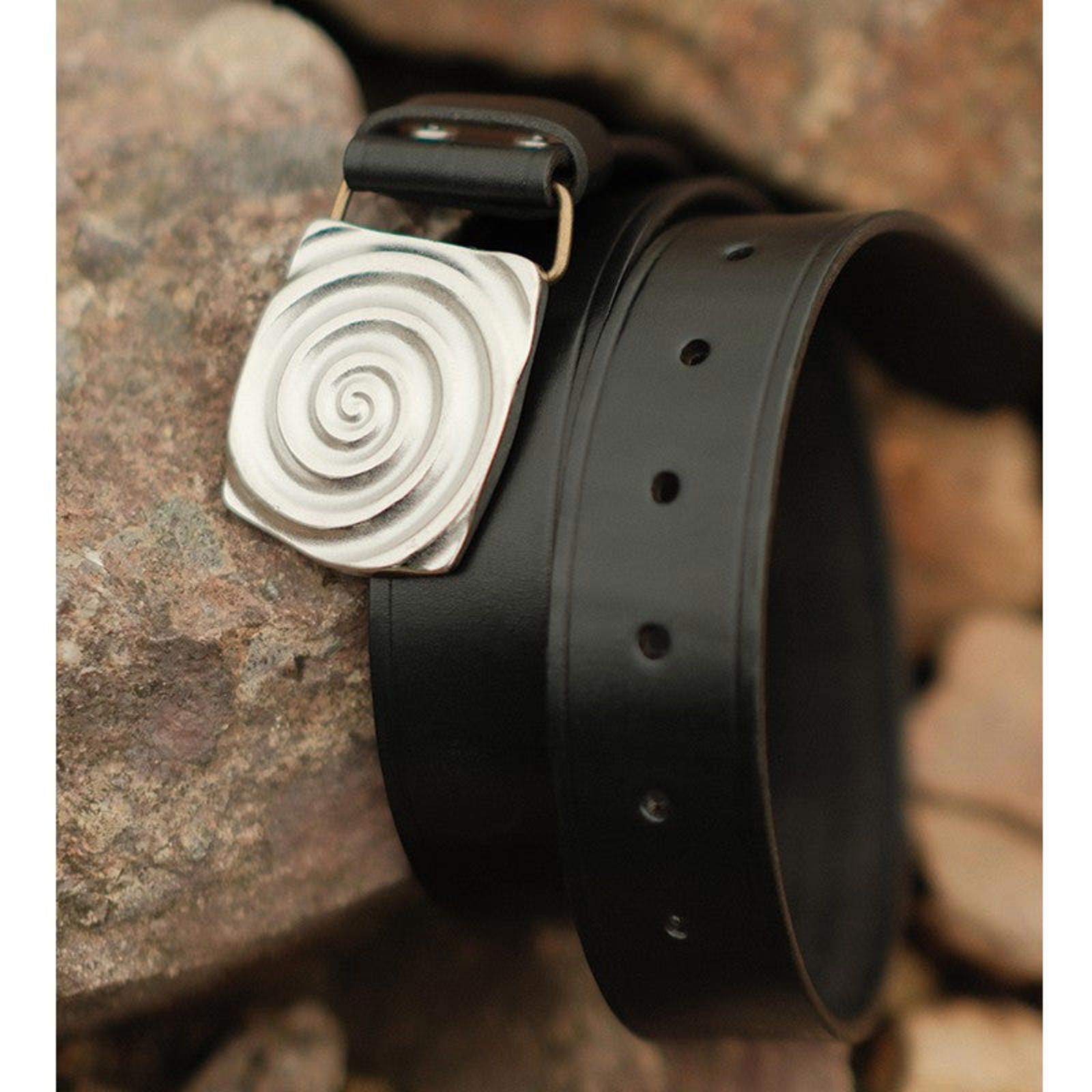 Leather Retro Leather Belt – Pressed Veg-Tan, Spiral Buckle Size ONE SIZE - 4 Thumbnail