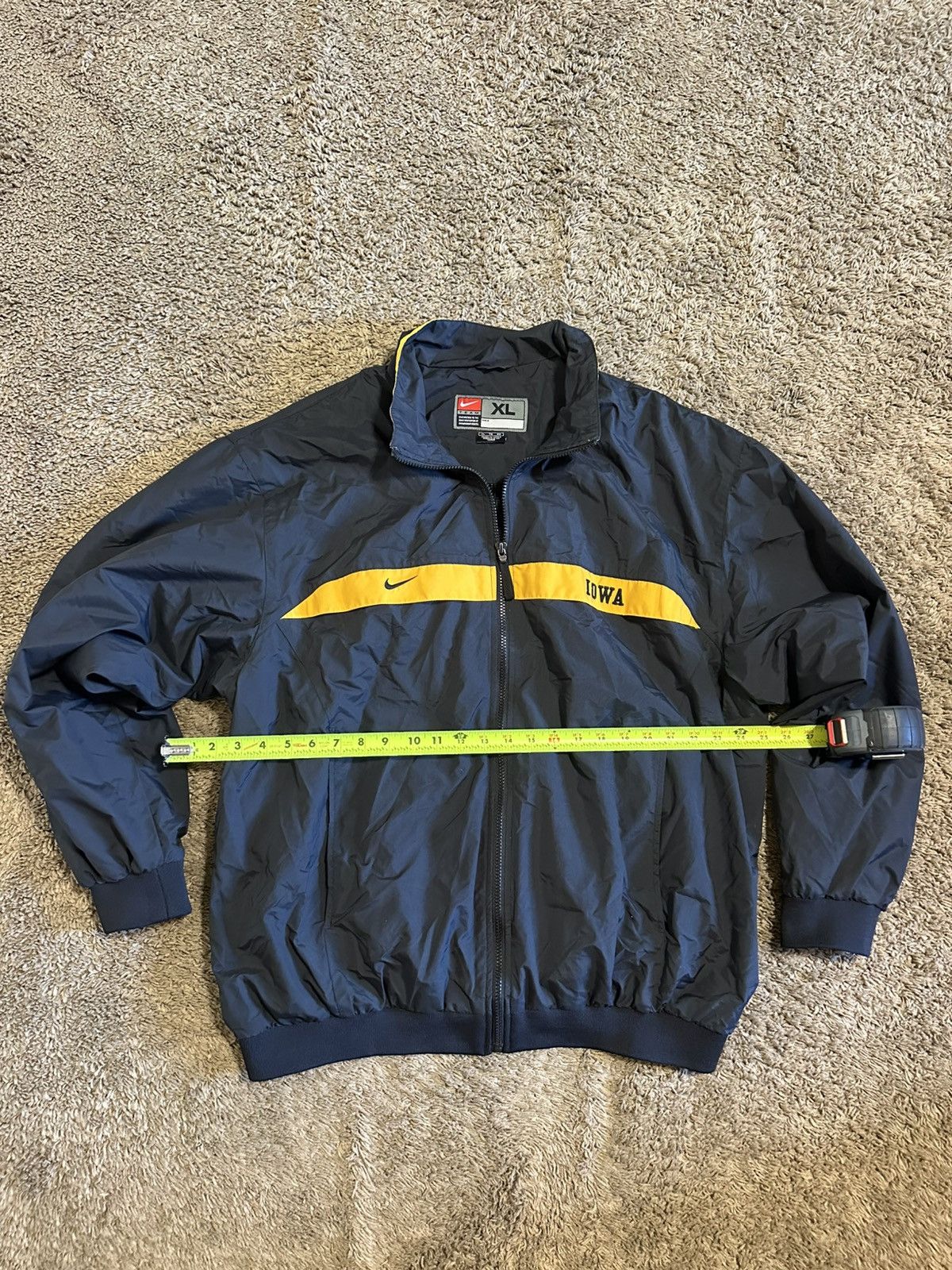 NCAA Vintage Nike NCAA Iowa Hawkeyes jacket 00s size Xl Size US XL / EU 56 / 4 - 5 Thumbnail