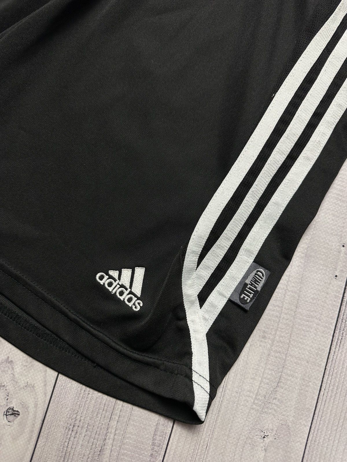 Adidas × Vintage Vintage adidas New Castle soccer shorts size S Size US 30 / EU 46 - 3 Thumbnail