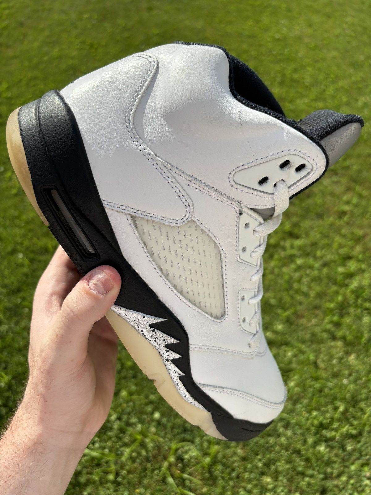Jordan Brand Air Jordan 5 Retro White Black 2024 Size 10.5 Size US 10.5 / EU 43-44 - 1 Thumbnail
