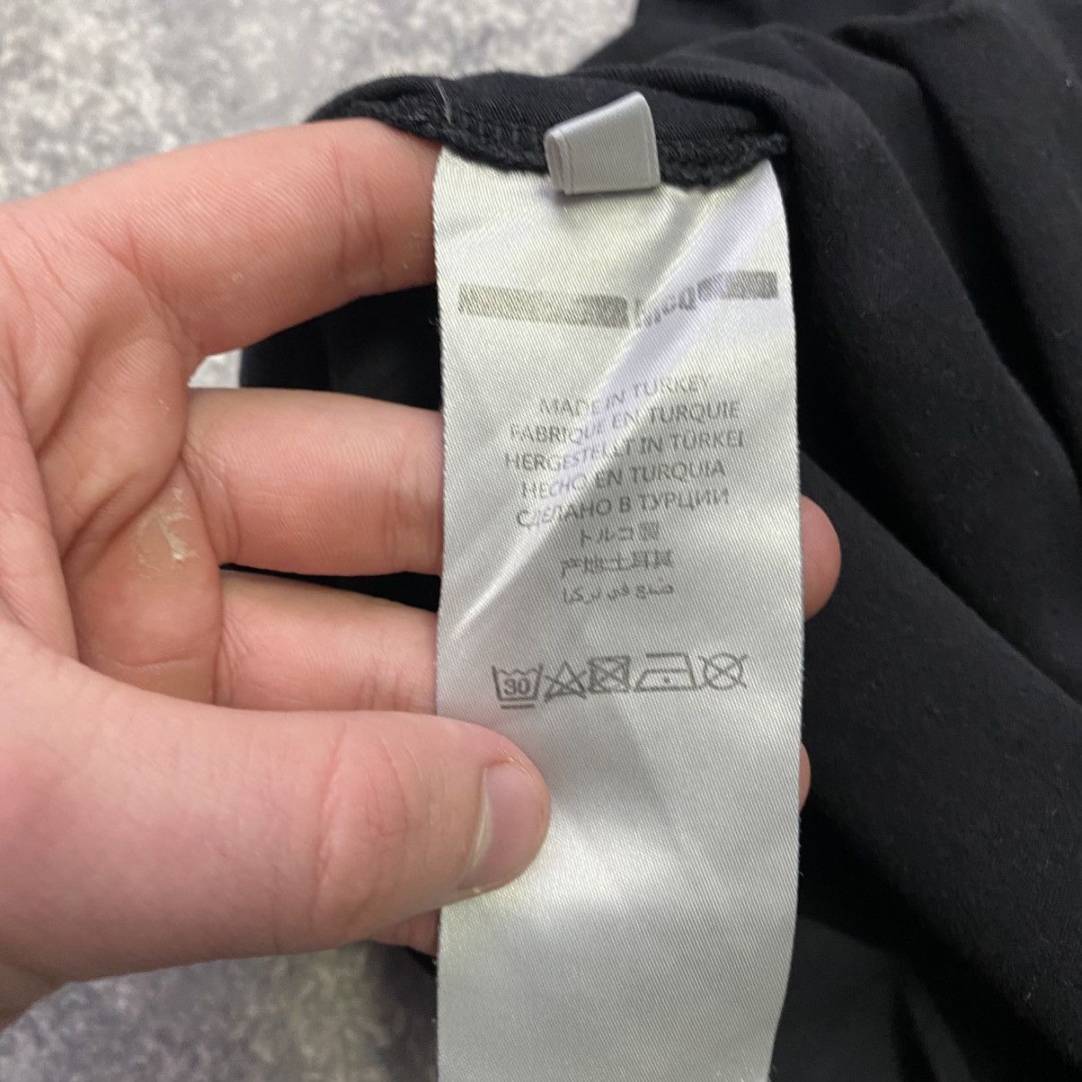 MCQ Luxury MCQ Alexander McQueen Big Logo y2k designer tee sizeL Size US L / EU 52-54 / 3 - 9 Thumbnail