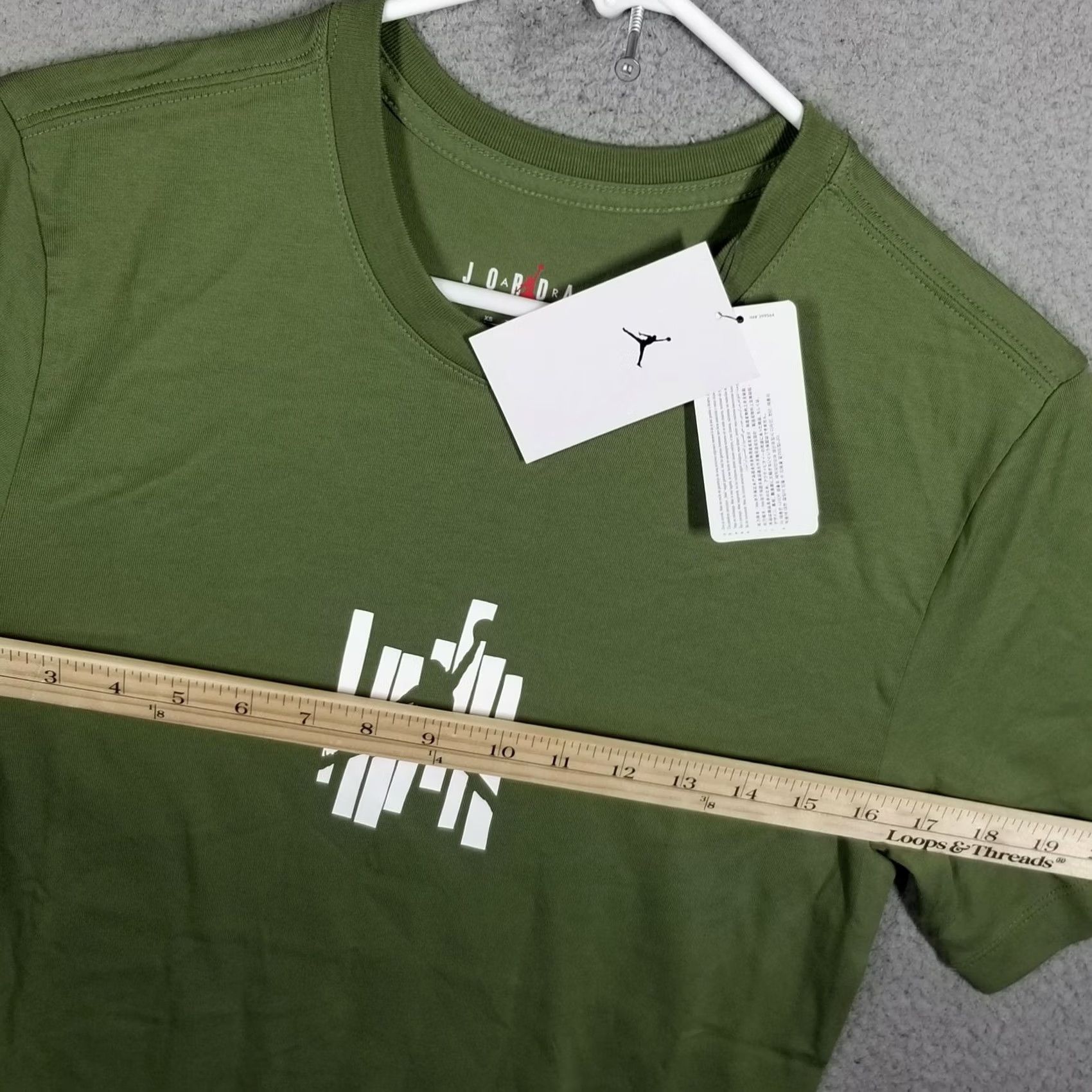 Jordan Brand Jordan Air Graphic T-Shirt Men XS Green FD7025-340 Size US XS / EU 42 / 0 - 7 Thumbnail