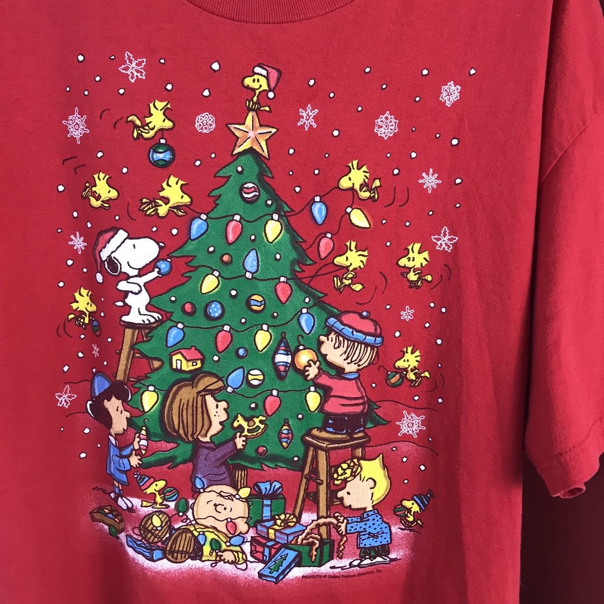 Peanuts Vintage Peanuts Snoopy And friends marry christmas shirt Size US XL / EU 56 / 4 - 5 Thumbnail