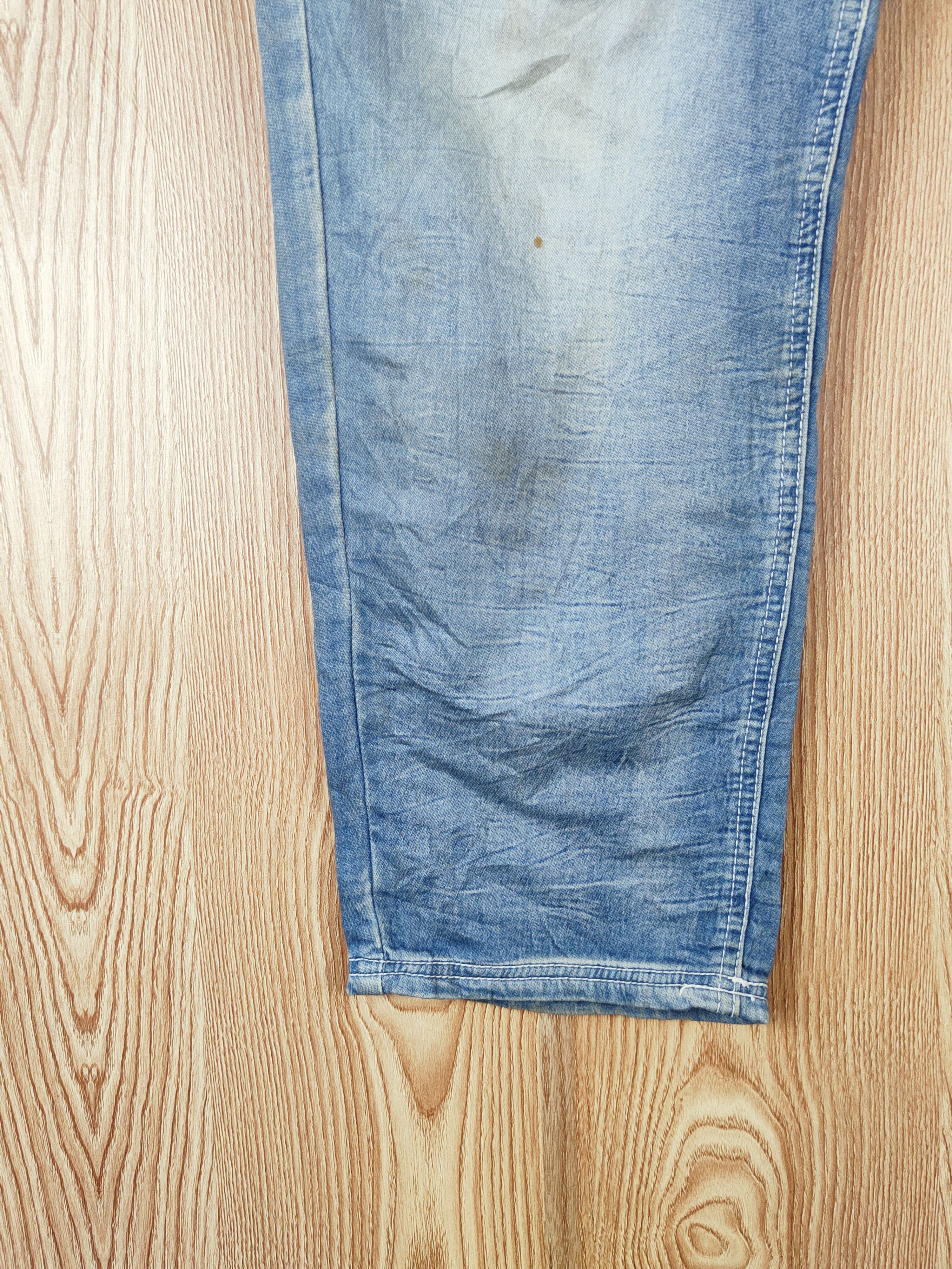 Japanese Brand × Vintage Oil Cake Blue Faded Distressed Ripped Soft Jeans Size US 32 / EU 48 - 4 Thumbnail