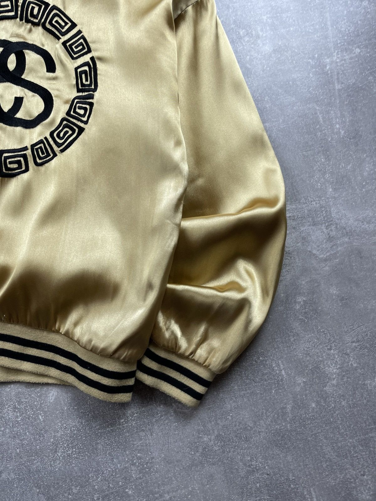 Stussy Stussy Vintage Gold / Black Big Logo Satin Bomber Jacket Size US S / EU 44-46 / 1 - 4 Thumbnail