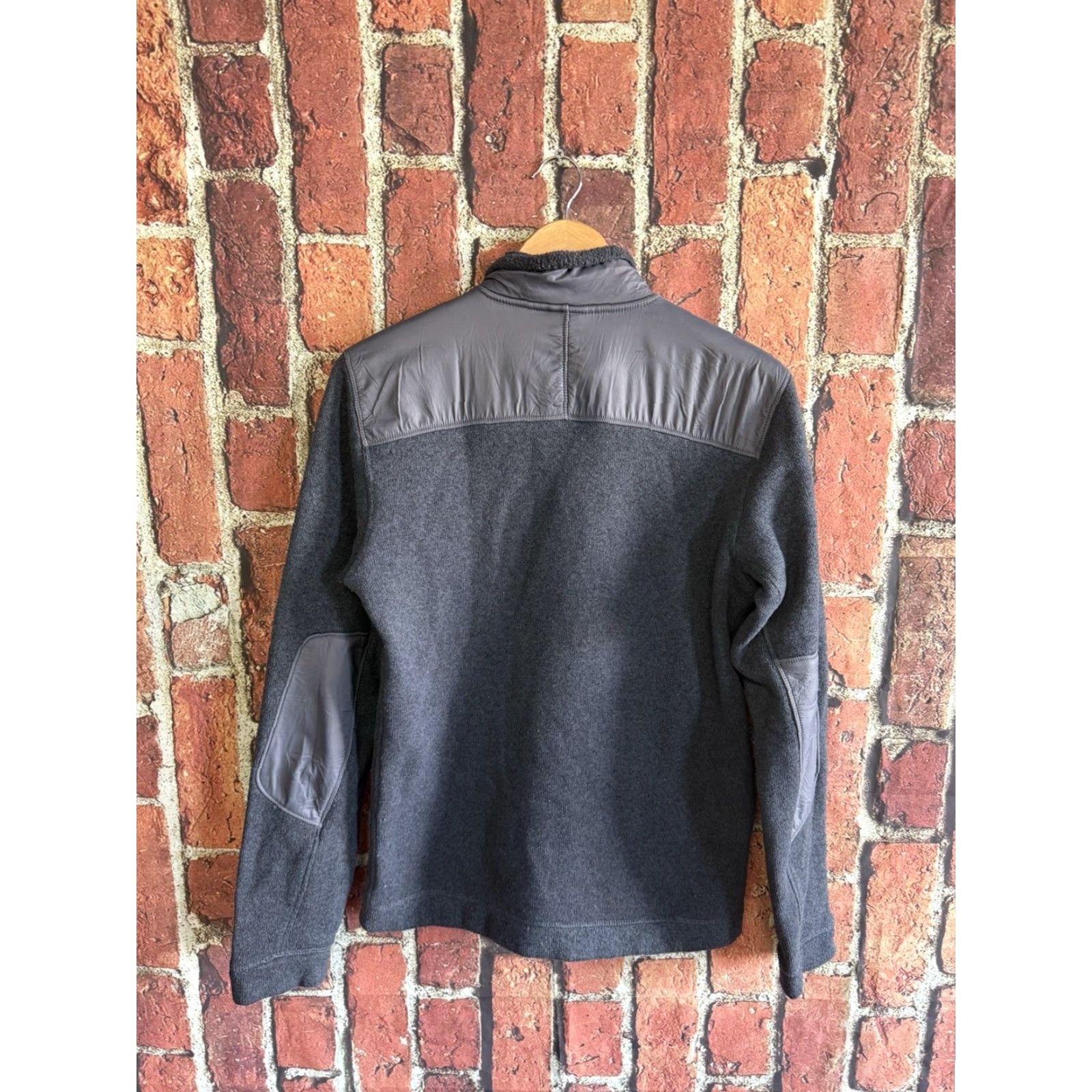 The North Face The North Face Jacket Mens Gray Full Zip Fleece Mock Neck Size S Size US S / EU 44-46 / 1 - 2 Thumbnail