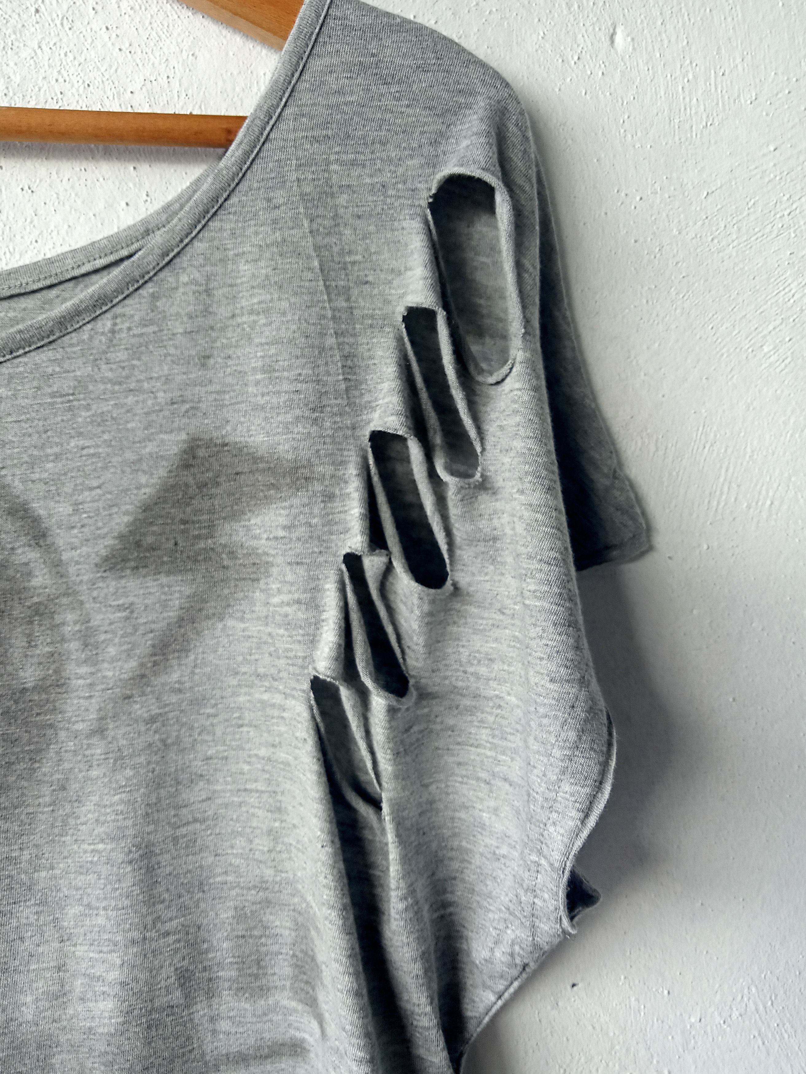 Other Cecil McBee Printed Ripped Style Crop Tops Size M / US 6-8 / IT 42-44 - 4 Thumbnail