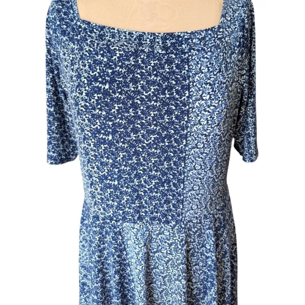 BCBGeneration BCBGeneration Blue White Floral Square Neck Fit Flare Dress L Knee Length Women’s Casual Party/Cocktail Size L / US 10 / IT 46 - 2 Thumbnail