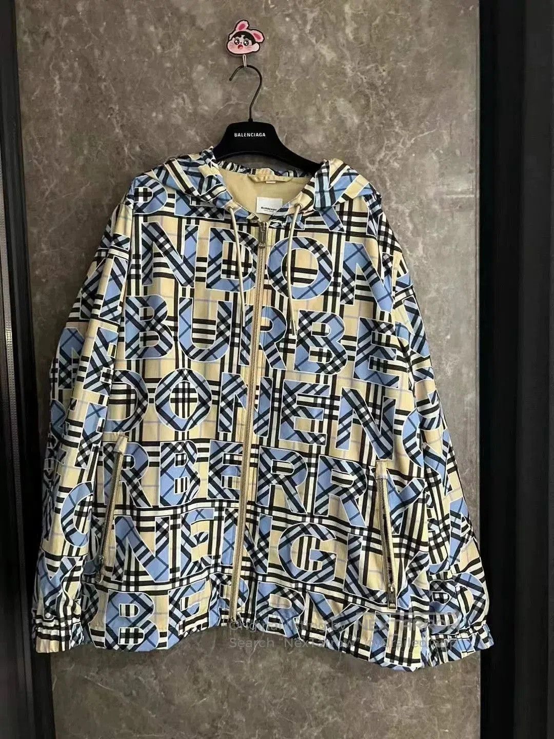 Burberry Burberry All. Size US L / EU 52-54 / 3 - 1 Thumbnail