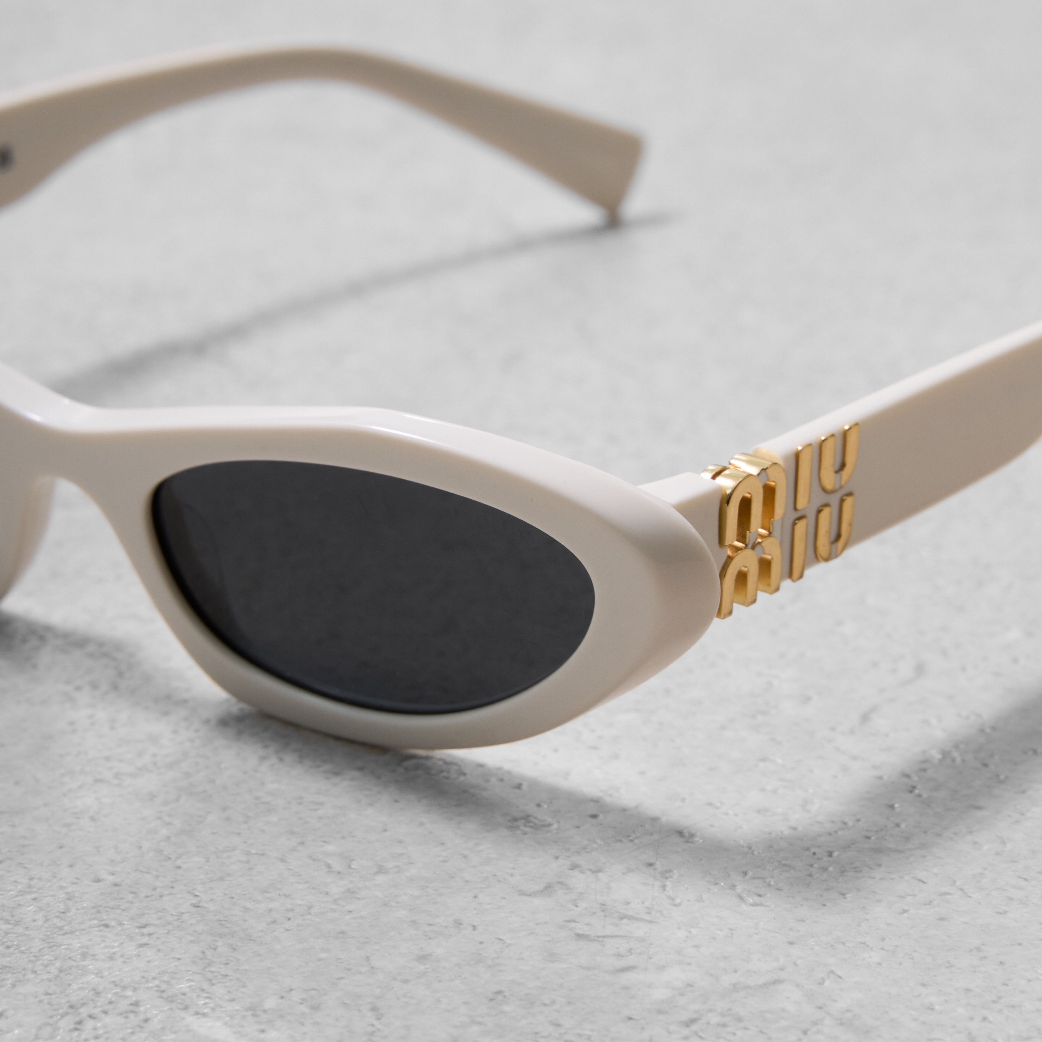 Miu Miu MIU MIU MU 09YS 1425S0 Sunglasses Size ONE SIZE - 4 Thumbnail
