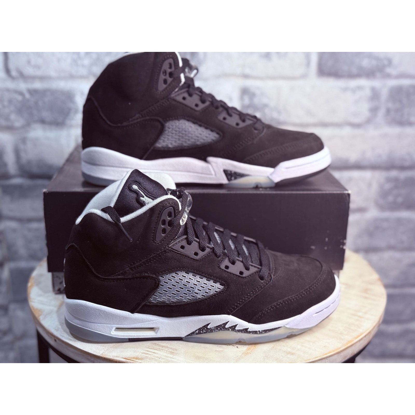 Jordan Brand Jordan 5 Retro Moonlight Oreo Size 7 Size US 7 / EU 40 - 1 Thumbnail