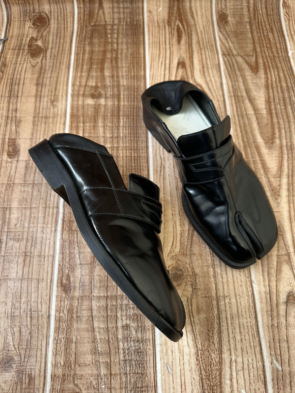 Maison Margiela Maison Margiela Tabi Leather Loafer Size US 6 / IT 36 - 15 Thumbnail