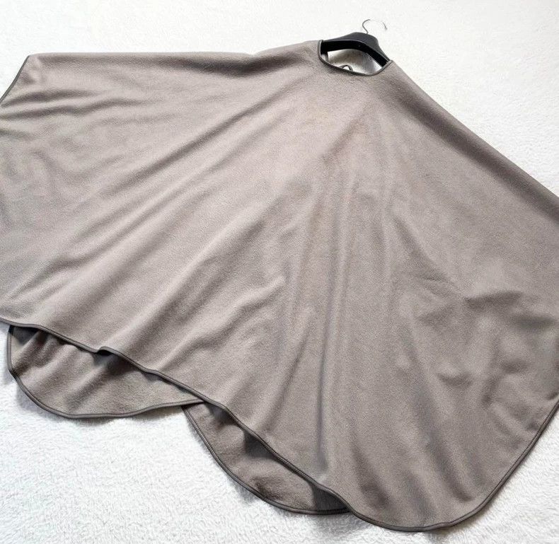Loro Piana LORO PIANA Small sheepskin decorative neutral style shawl Size M / US 6-8 / IT 42-44 - 5 Thumbnail