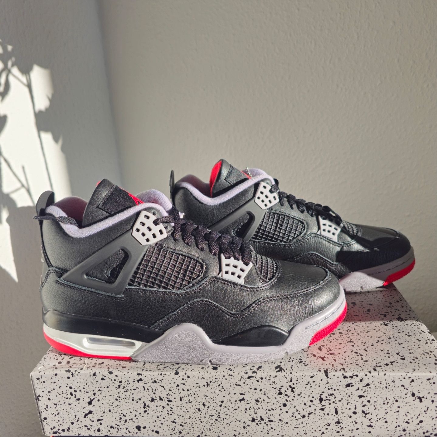 Jordan Brand × Nike Jordan 4 reimagined Size US 8.5 / EU 41-42 - 2 Thumbnail