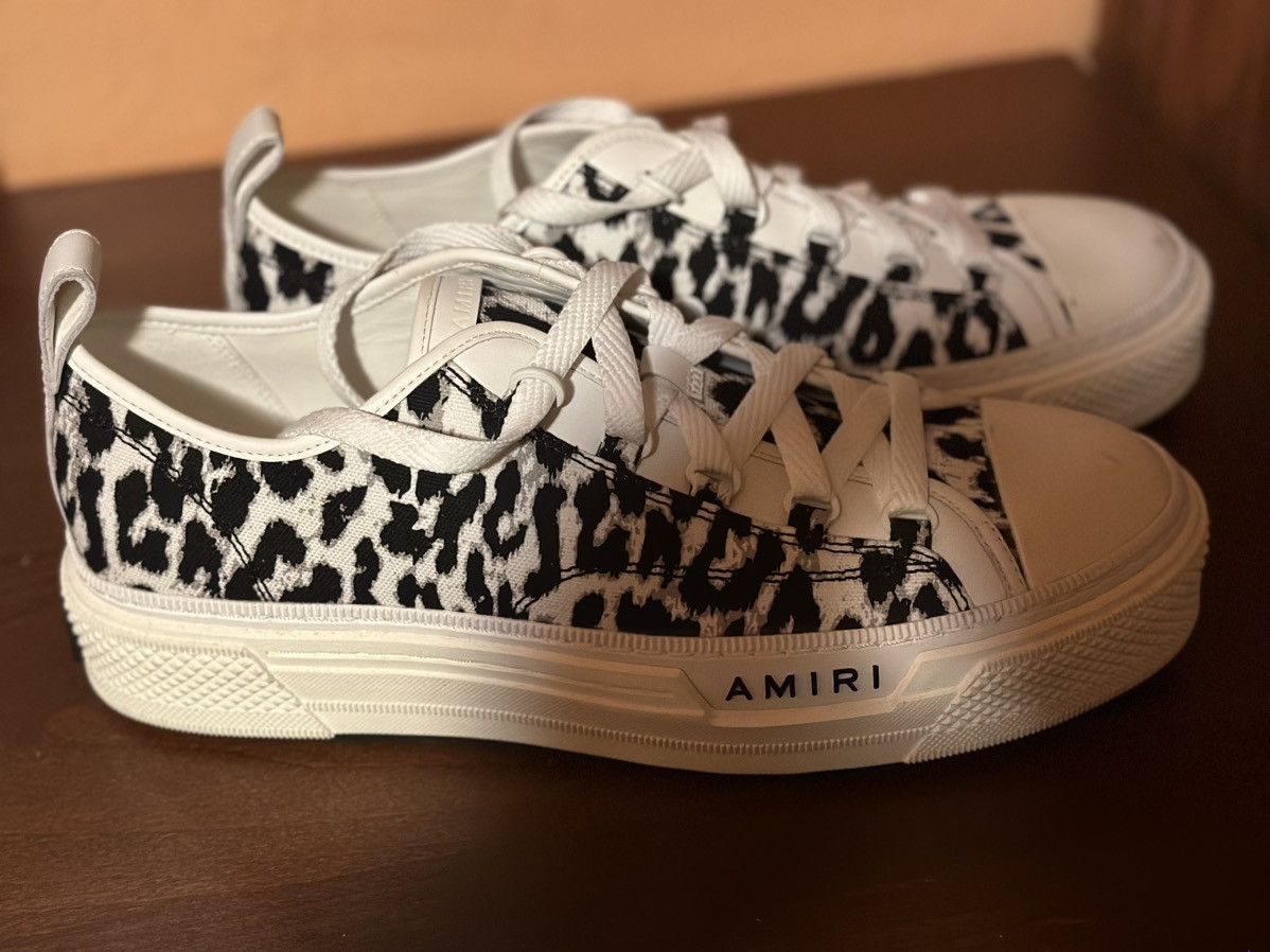 アミリ Leopard Skel トップス ロー B/ホワイト スニーカー 0400021718256_BURGUNDY?wid=600
