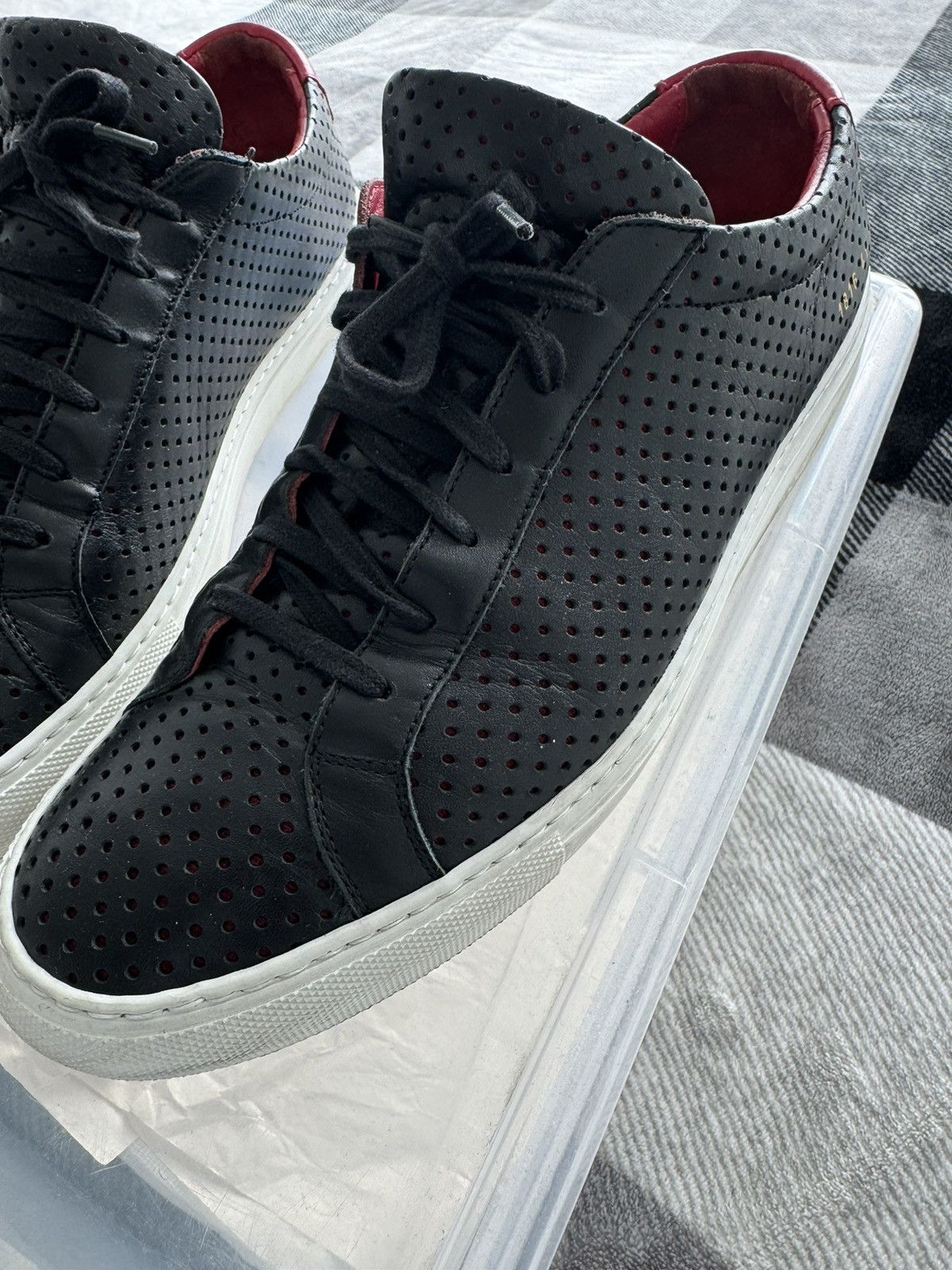 Common Projects Common Projects Black Leather perforated Low top sz 41 Size US 9 / EU 42 - 5 Thumbnail