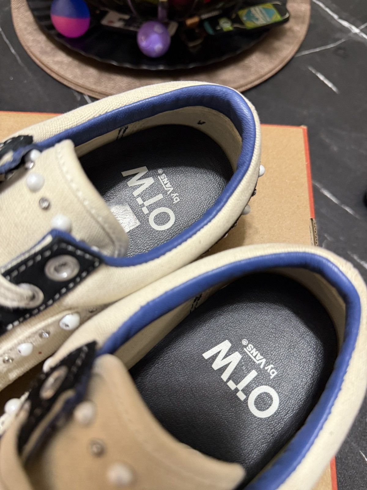 Satoshi Nakamoto × Vans Vans Otw Pearlized Pack Marshmallow Size 7.5 Size US 7.5 / EU 40-41 - 15 Thumbnail