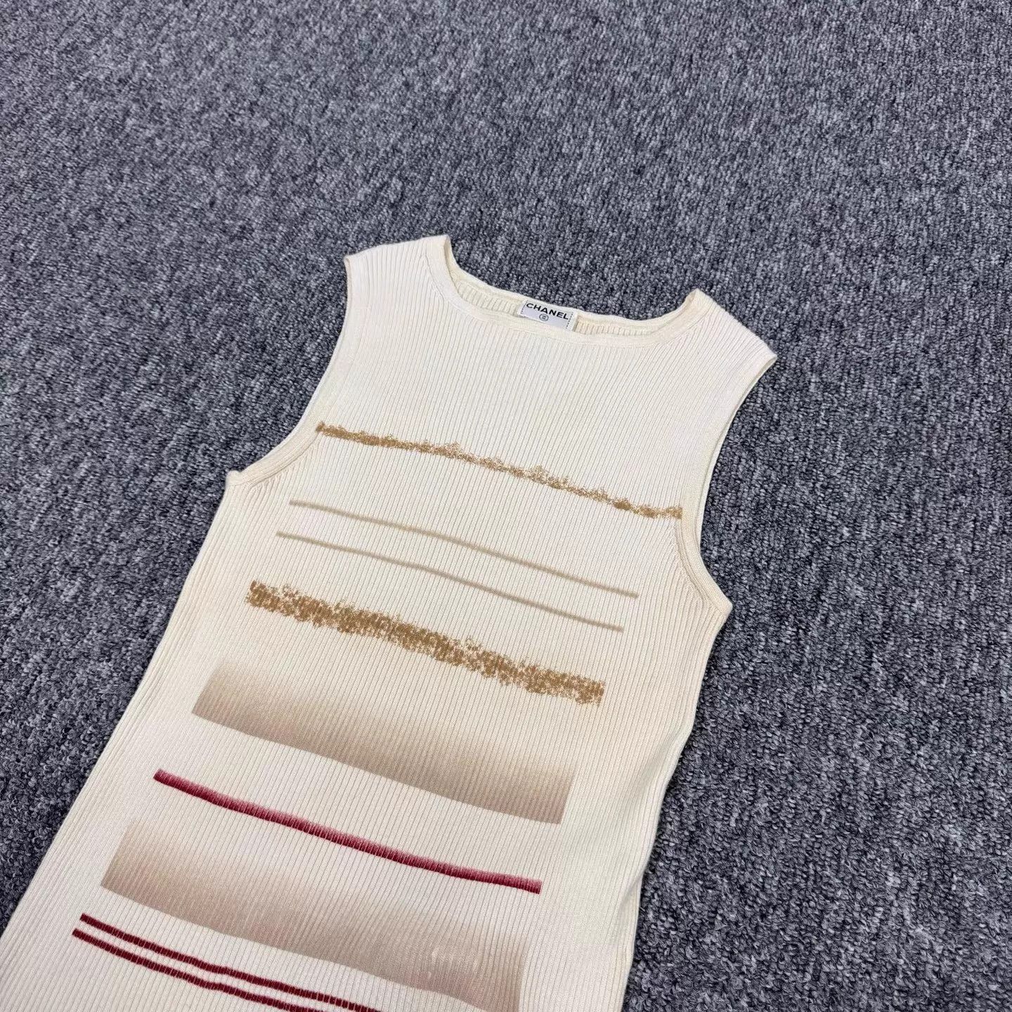 Chanel Chanel Cream Ribbed Metal Logo Sleeveless Knit Top 38 99N Size XS / US 0-2 / IT 36-38 - 3 Thumbnail