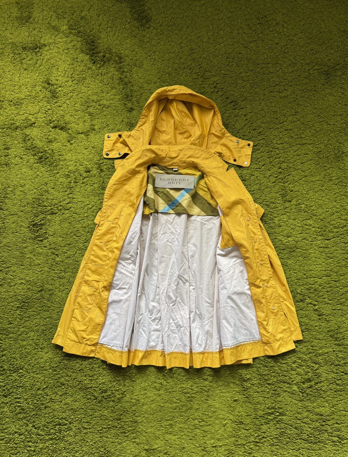 Burberry Burberry Brit yellow raincoat jacket Size M / US 6-8 / IT 42-44 - 4 Thumbnail