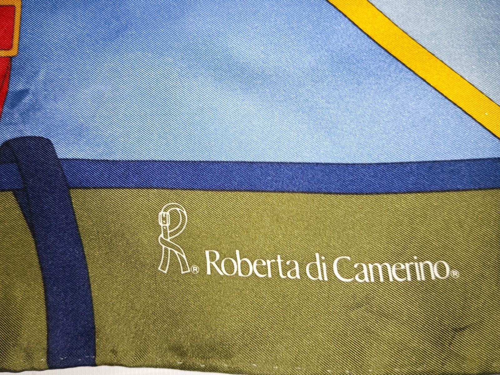 Roberta di Camerino ROBERTA Di CAMERINO ITALY Gold Blue Belt Buckle Silk Scarf Size ONE SIZE - 2 Thumbnail