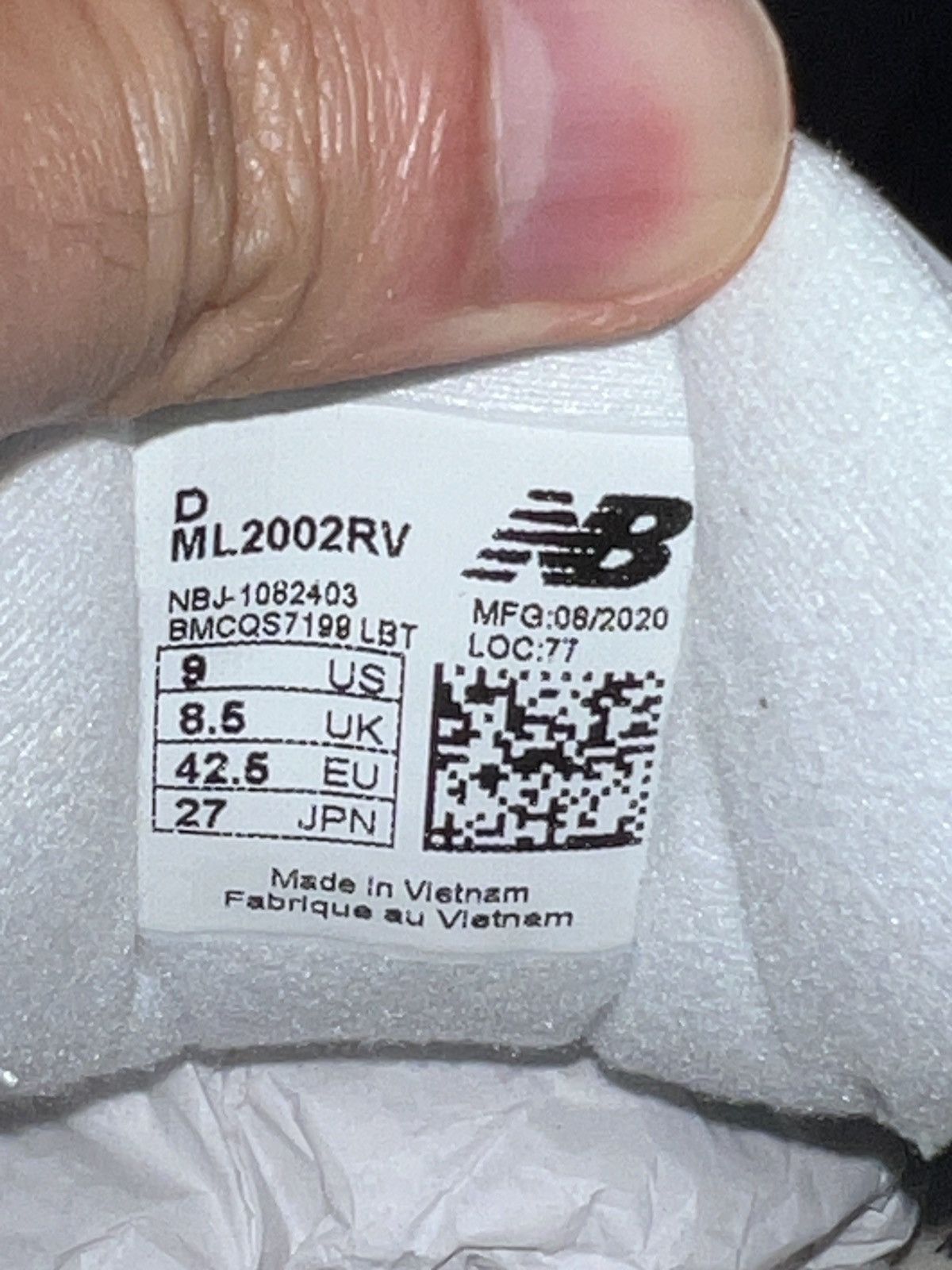 New Balance New Balance x Invincible x N. Hollywood 2002r Size US 9 / EU 42 - 7 Thumbnail