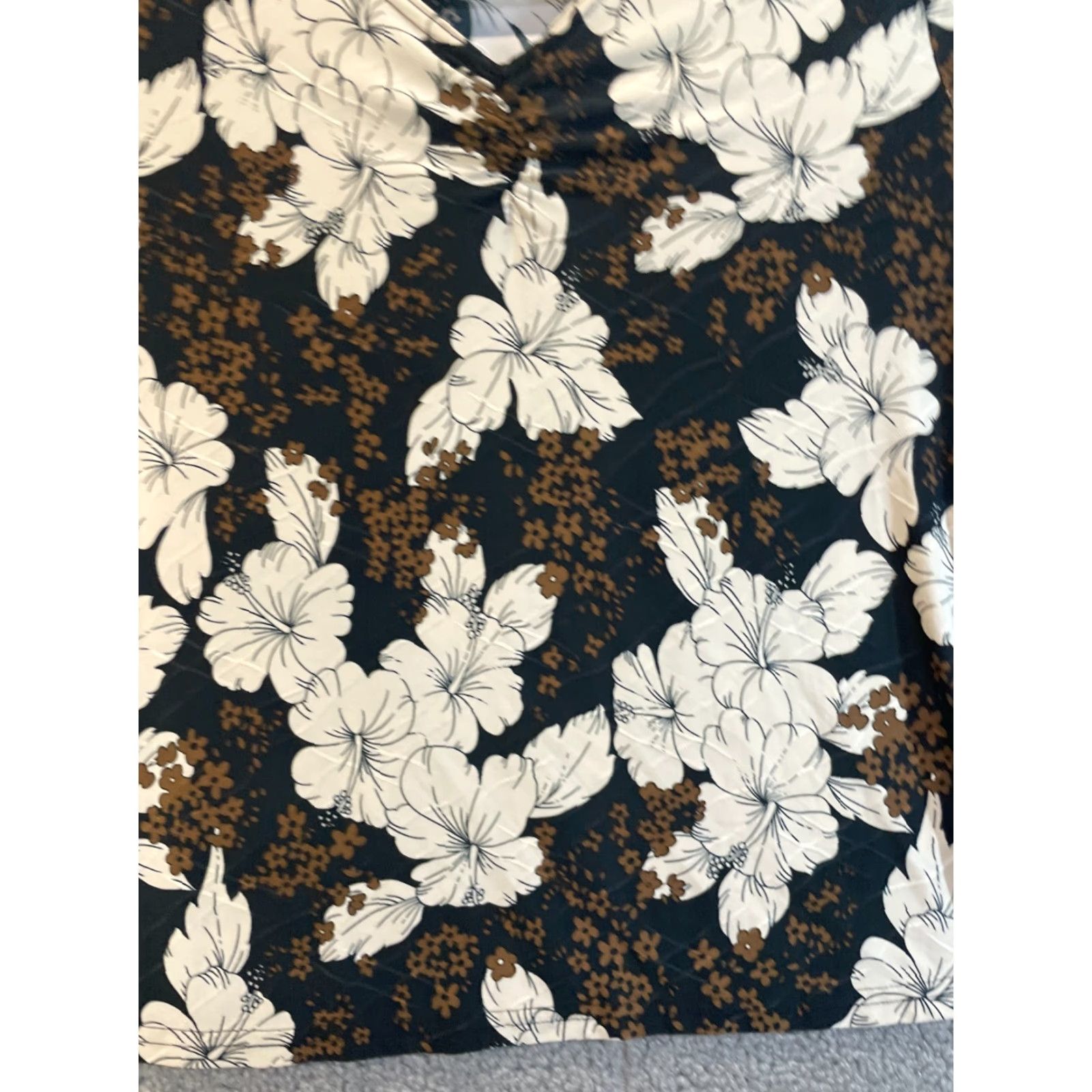 Vintage Claudia Richard Top Black Floral Print V Neck XL, Stretch, Casual, Regular, Women’s, Floral Print, 92% Micropoly 8% Spandex, Gathered at Breast Size XL / US 12-14 / IT 48-50 - 3 Thumbnail
