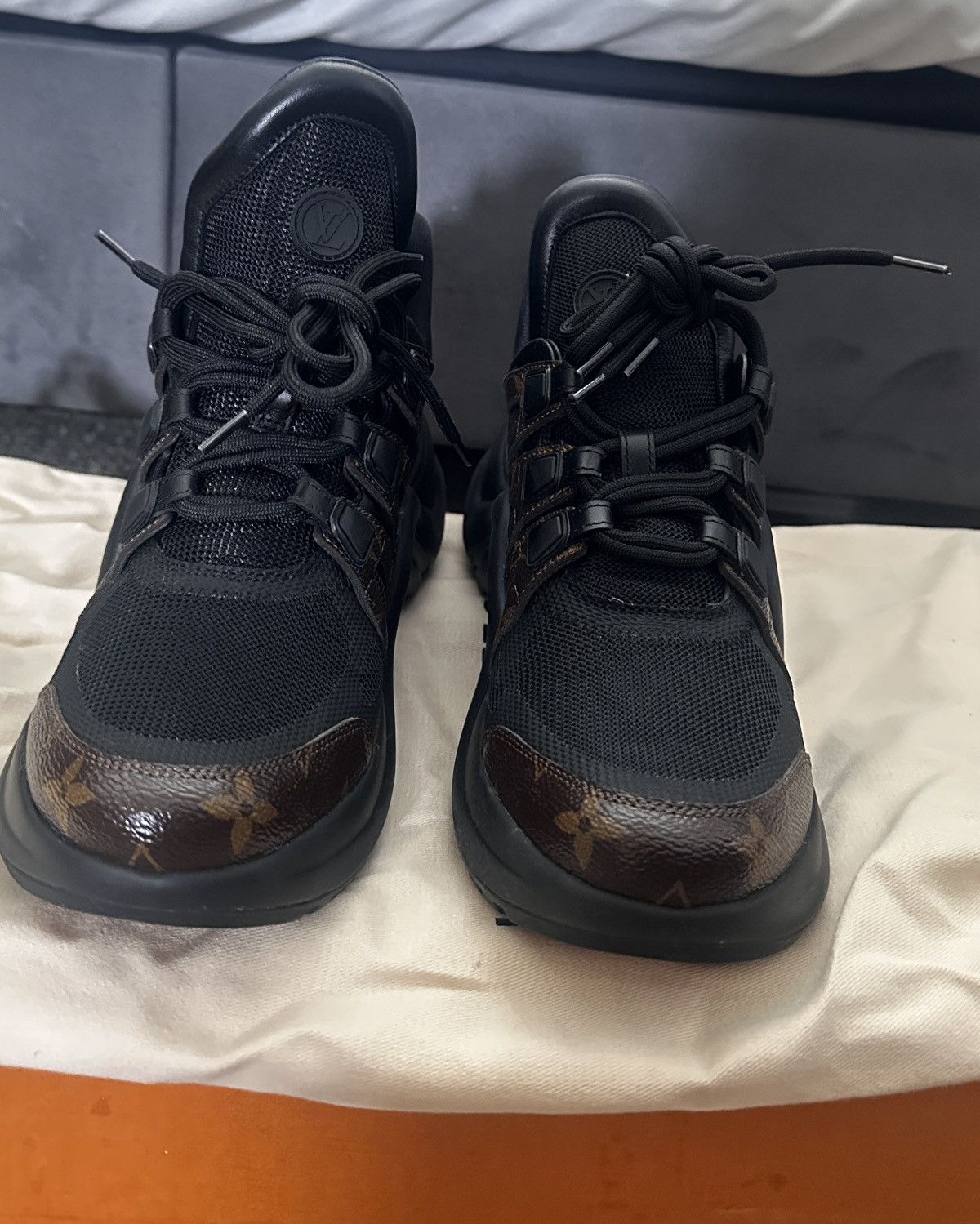 Louis Vuitton Louis Vuitton Sneakers Size US 7.5 / IT 37.5 - 3 Thumbnail