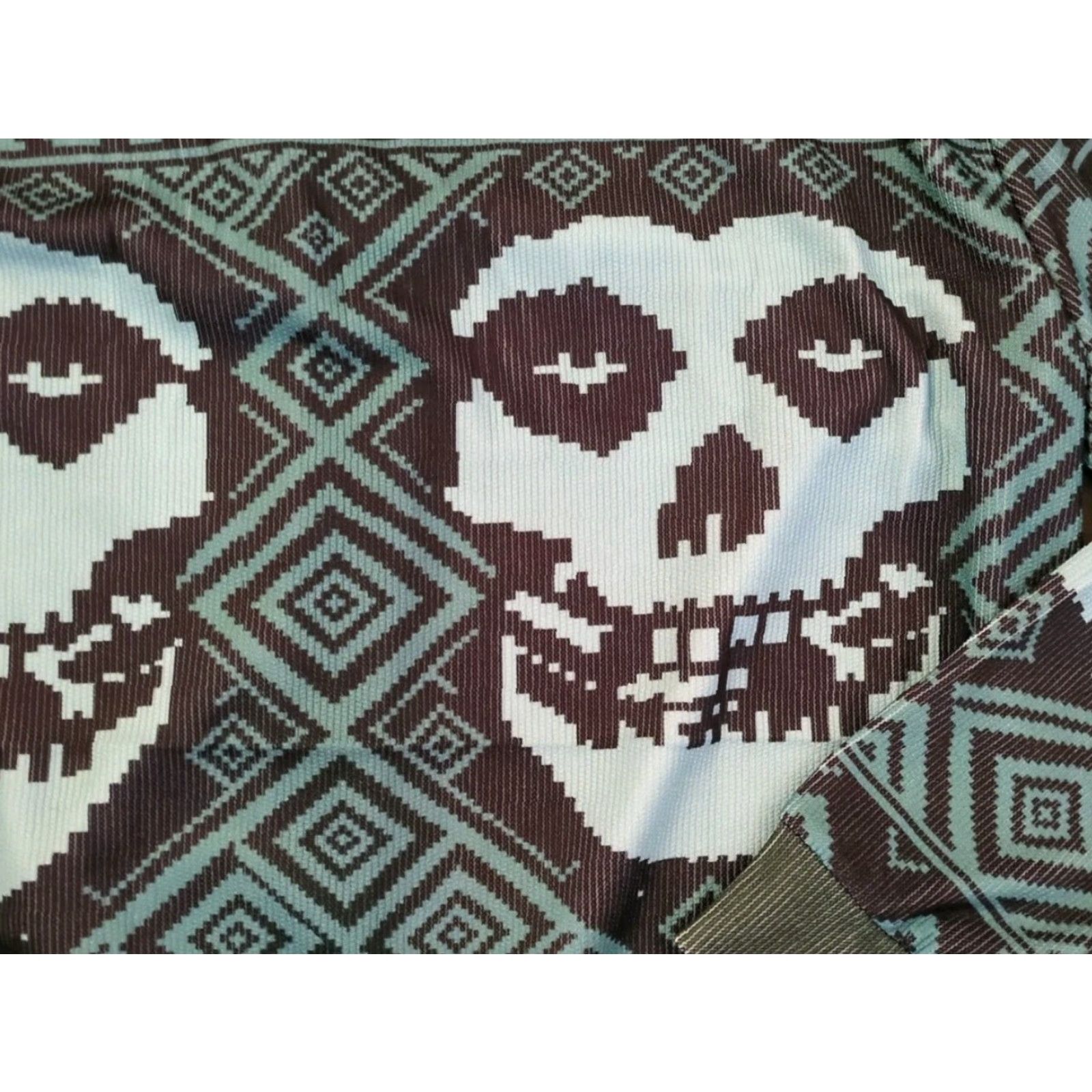Vintage Misfits Mens XL Green Button-Up Sweater V-Neck Long Sleeve Skull Graphic Knit Punk Rock Goth Cardigan 80s Retro Halloween Size US XL / EU 56 / 4 - 2 Thumbnail