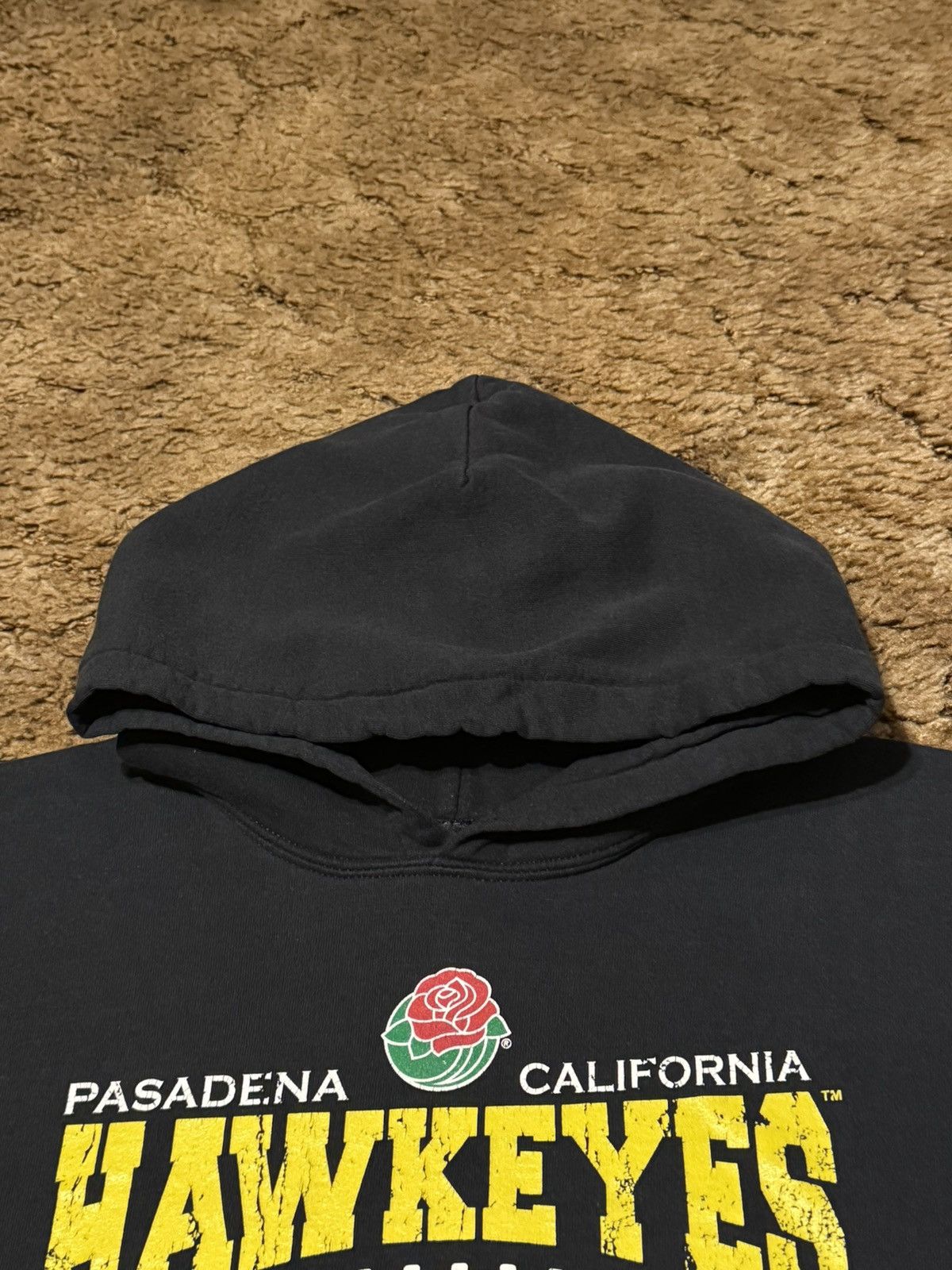 Vintage Iowa Hawkeyes 2016 Rose Bowl College Football Hoodie XXLarge Size US XL / EU 56 / 4 - 4 Thumbnail