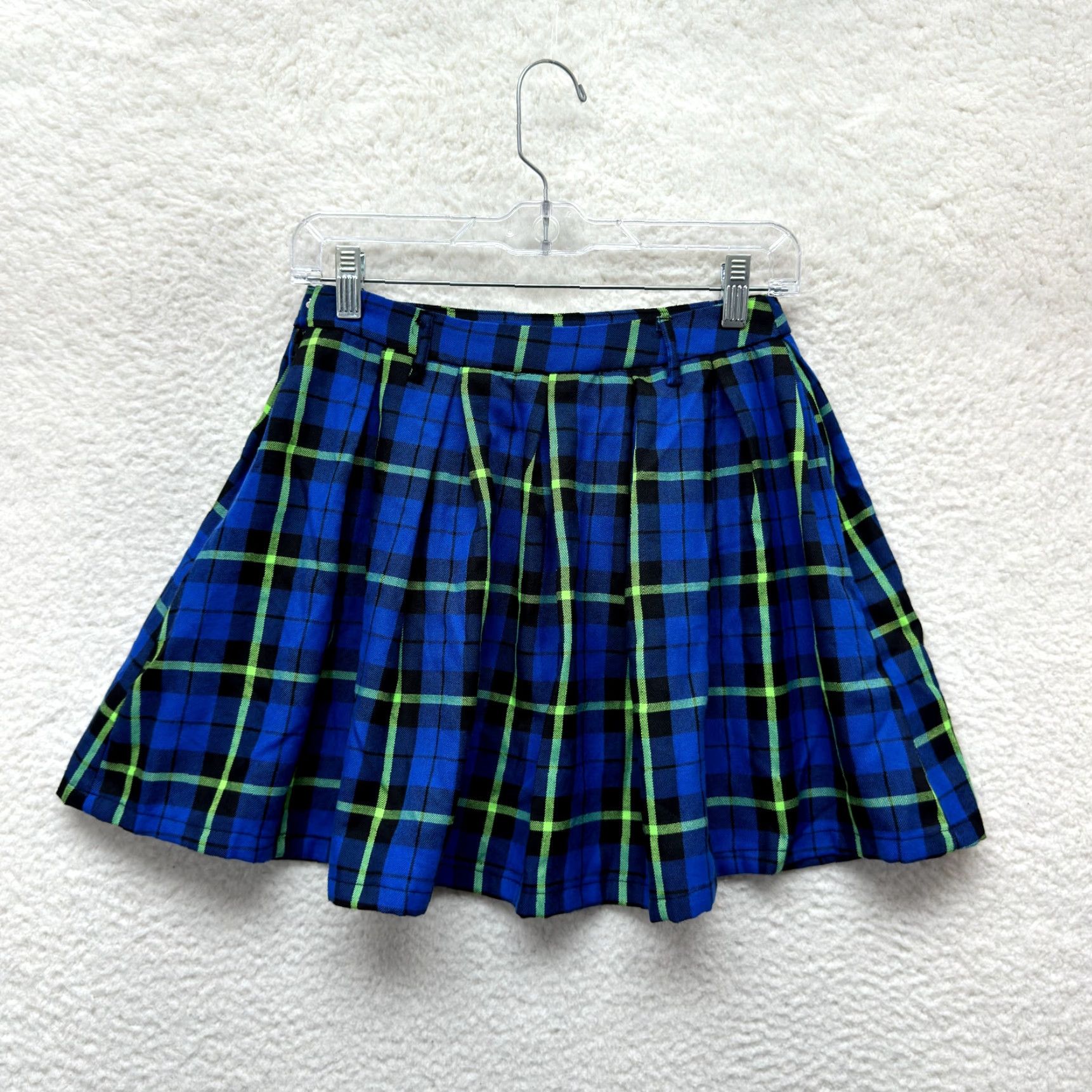 Hot Topic **Hot Topic Mini Pleated Skirt Small Blue Plaid Gothic Preppy** User: **Hot Topic Mini Skirt Small Blue Plaid Gothic Preppy** Size 28" / US 6 / IT 42 - 2 Thumbnail