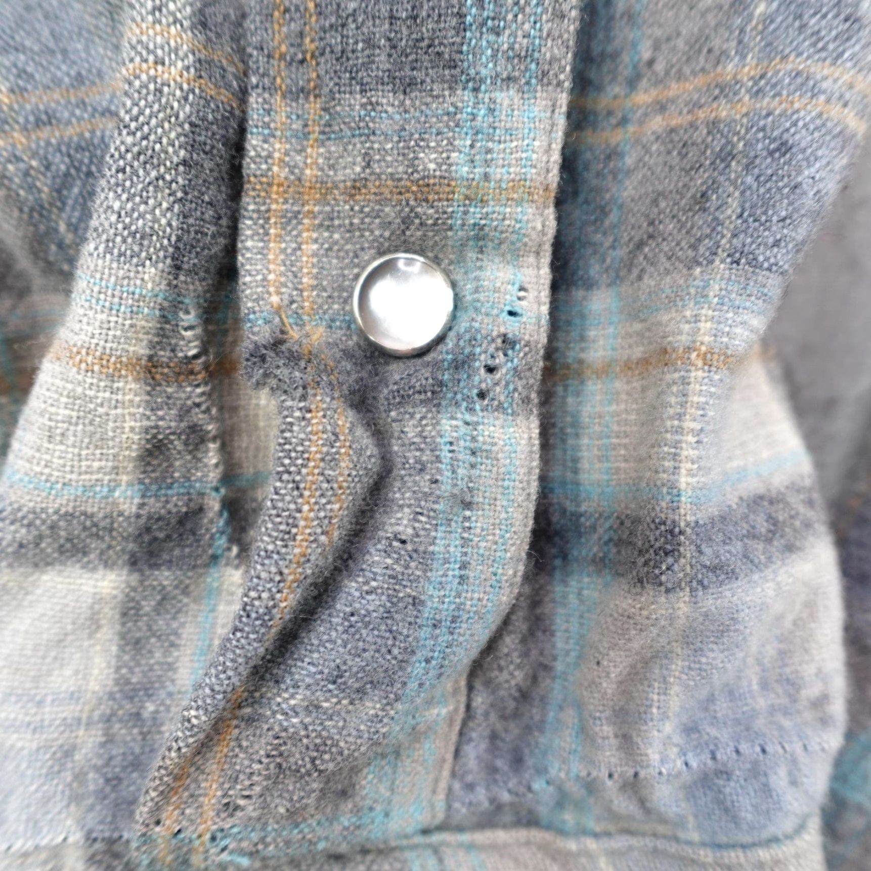 Pendleton VINTAGE Pendleton Shirt Large Gray Plaid Wool Western Pearl Snap 70s Mens Regular Labeled 70s Cowboy USA Size US L / EU 52-54 / 3 - 6 Thumbnail