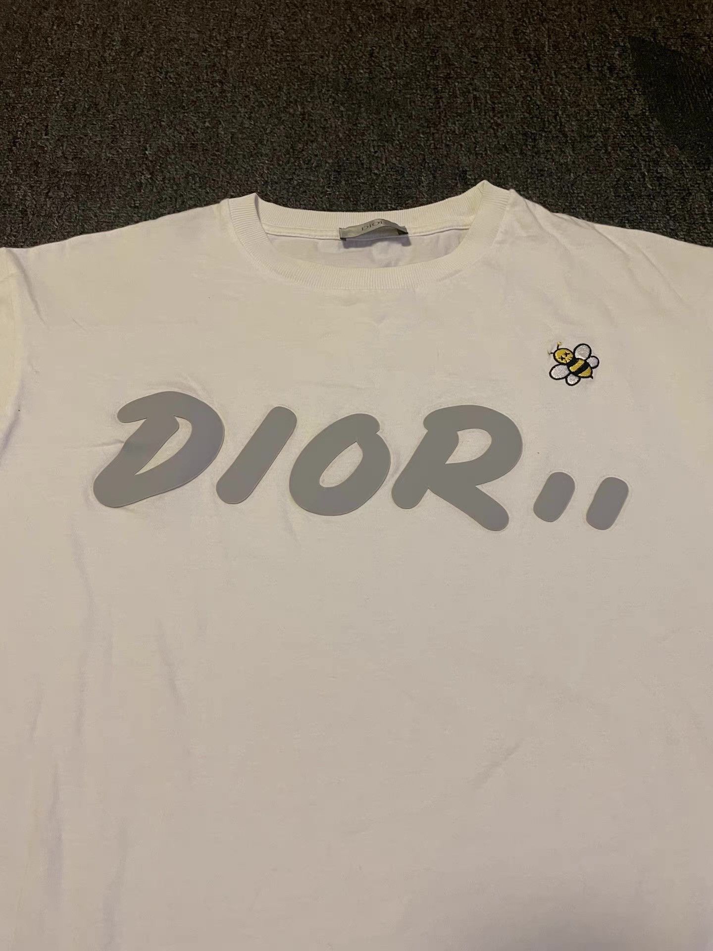 Dior Dior x Kaws Oversize T-shirt, Q4 Size US XXS / EU 40 - 2 Thumbnail