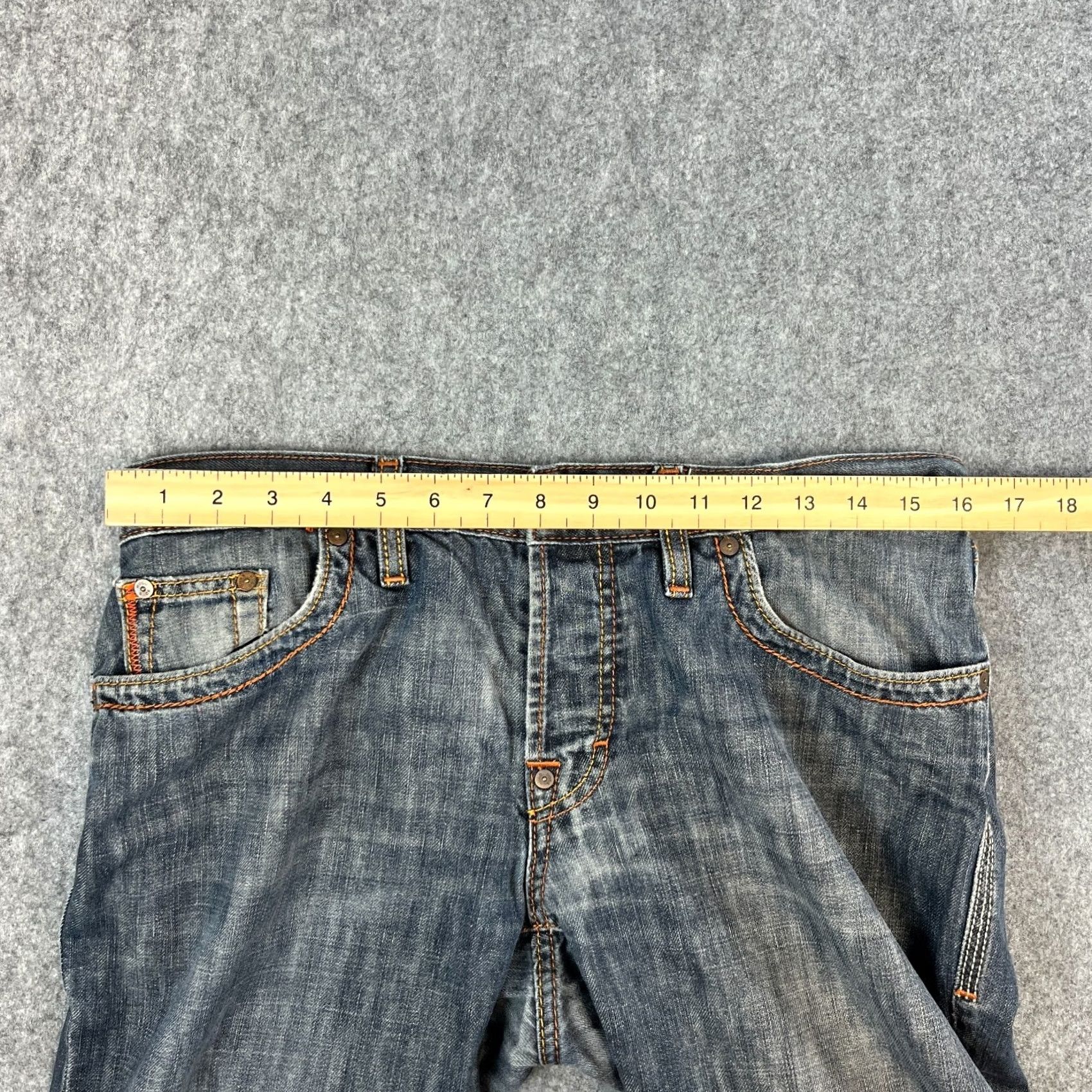 Hugo Boss HUGO BOSS Jeans Relaxed Straight Men 32 Dark Wash Blue Whiskers Fades Denim 5-Pocket Logo Button Machine Washable Tailored Regular Mens Size US 32 / EU 48 - 5 Thumbnail