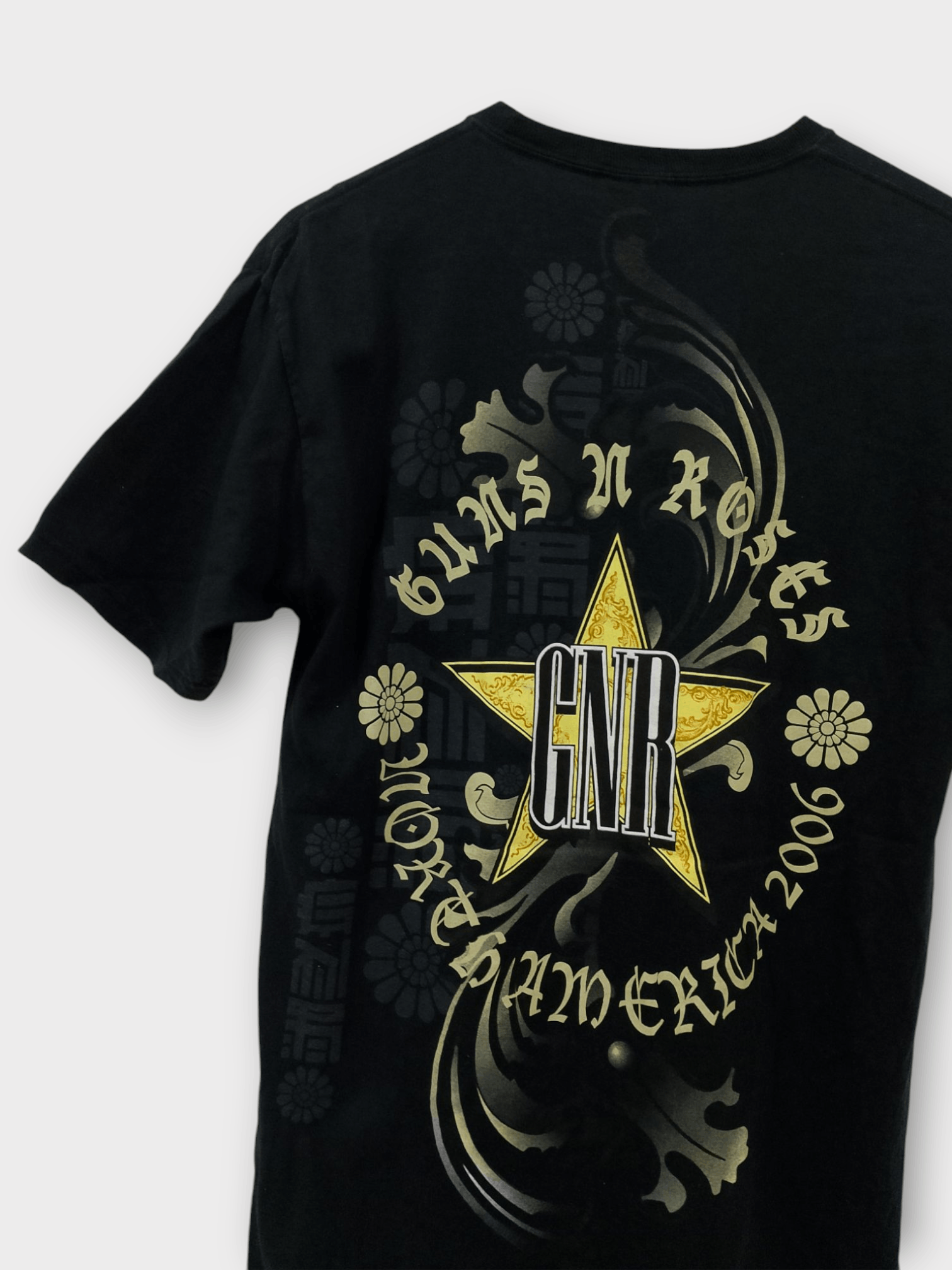 Band Tees × Guns N' Roses × Vintage Vintage 2006 Guns N' Roses North American Tour Tee Size US M / EU 48-50 / 2 - 4 Thumbnail