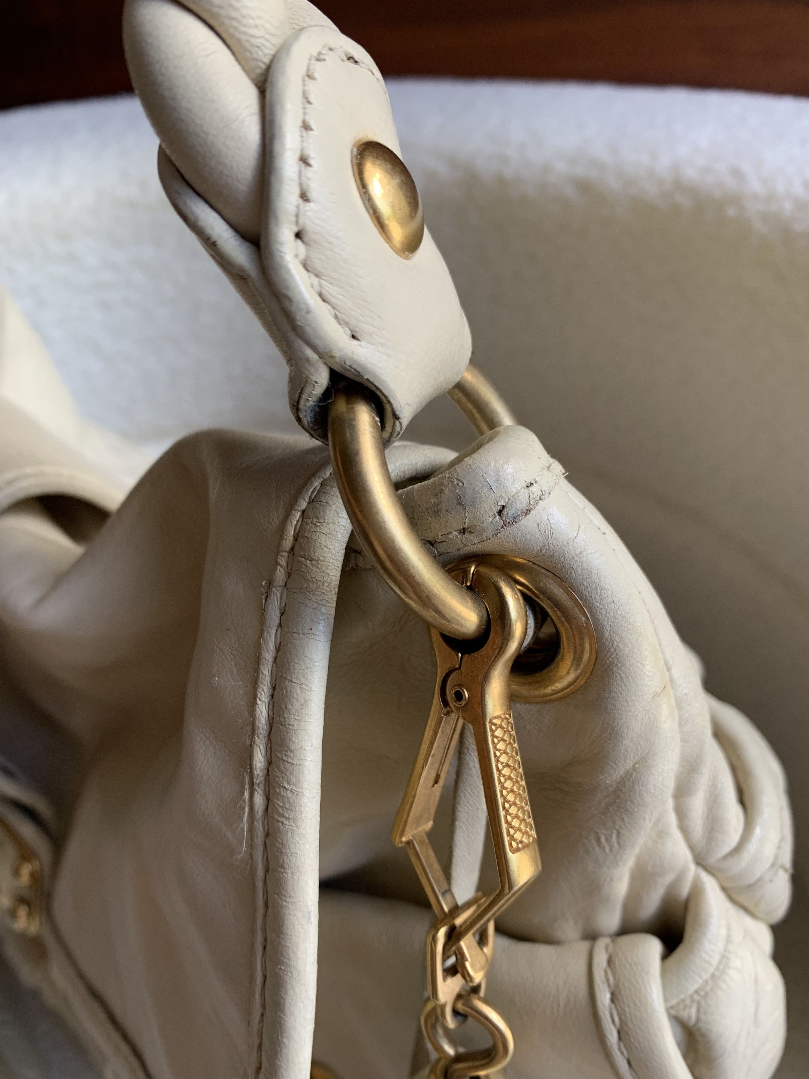 Miu Miu Miu Miu Matelassé Coffer 2 Ways Bag White Size ONE SIZE - 9 Thumbnail