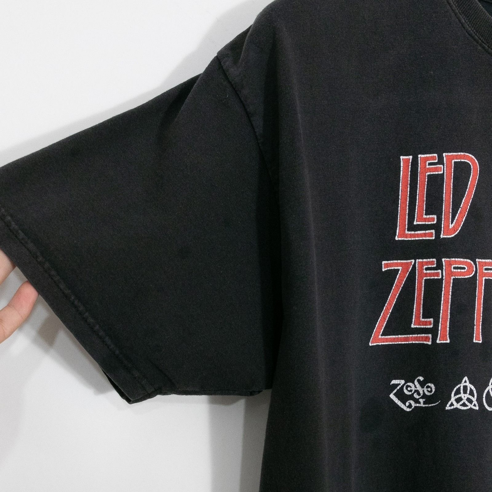 Vintage Vintage Y2K Led Zeppelin IV Cover T Shirt Large - Distressed Size US L / EU 52-54 / 3 - 7 Thumbnail