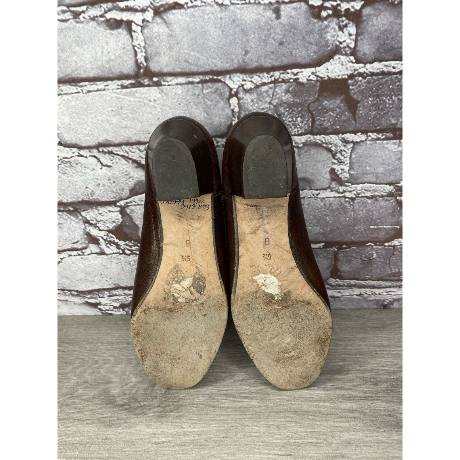 Bally Bally Brown Leather Kiltie Tassel Loafers Kitten Heel Shoes Size US 6.5 / IT 36.5 - 7 Thumbnail