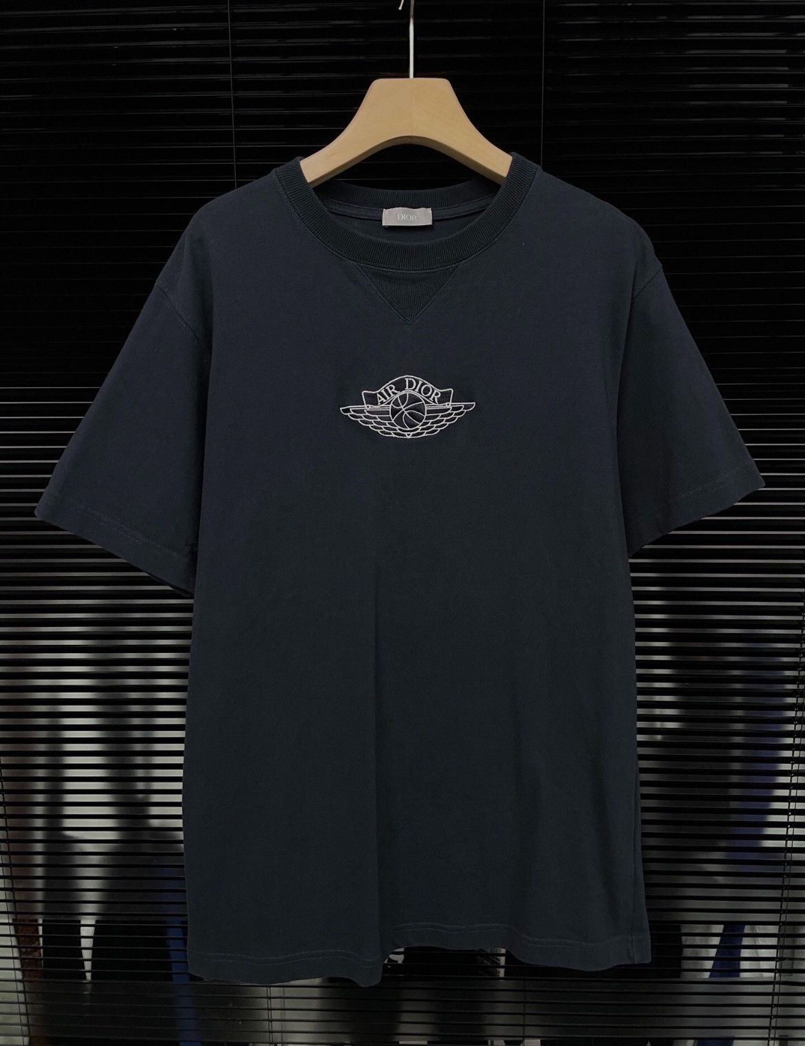 Dior Dior x air Jordan co-branded embroidered short sleeves shirt 