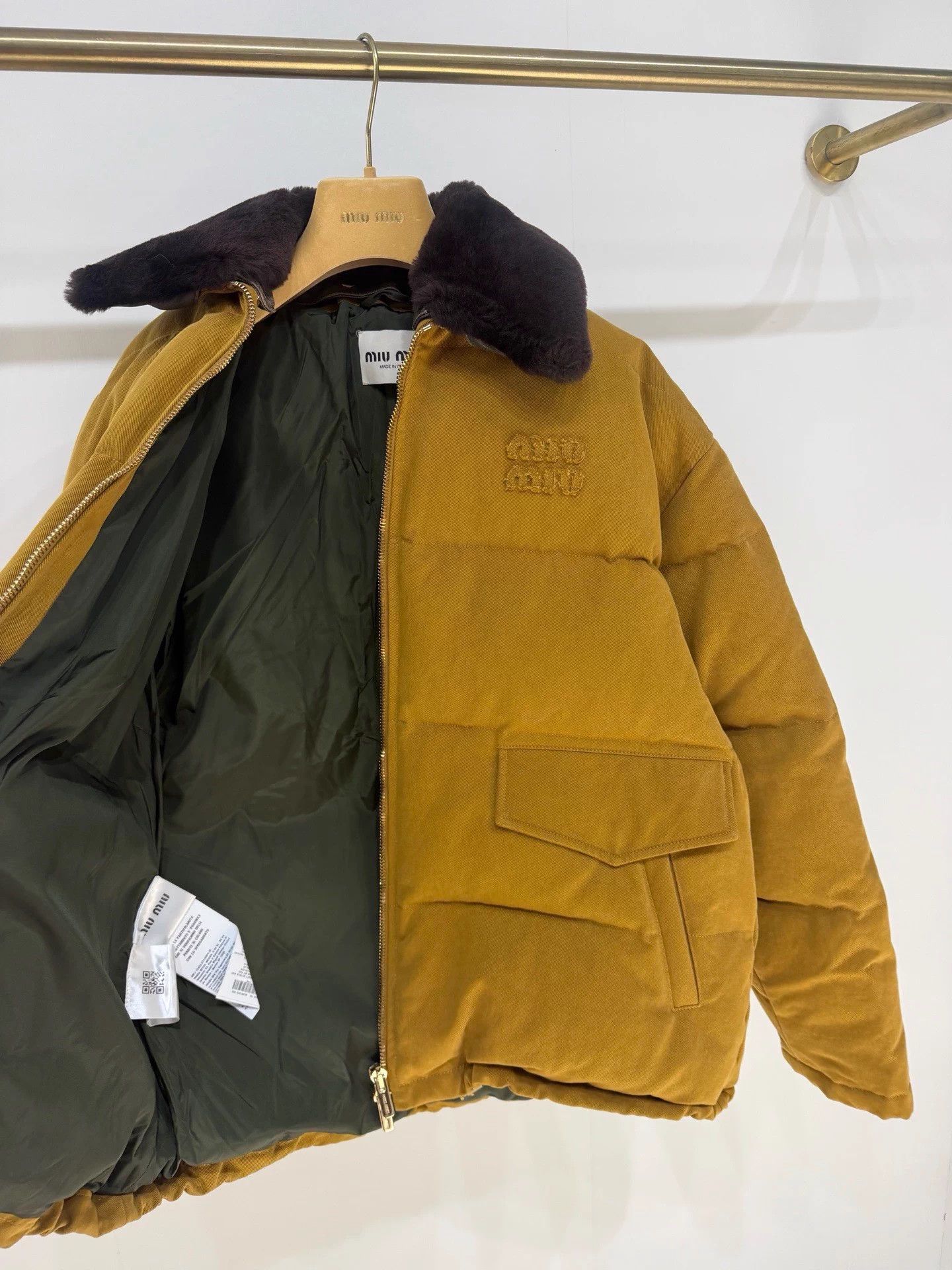 Miu Miu Miu Miu Embroidered Logo Shearling Collar Puffer Size XS / US 0-2 / IT 36-38 - 4 Thumbnail