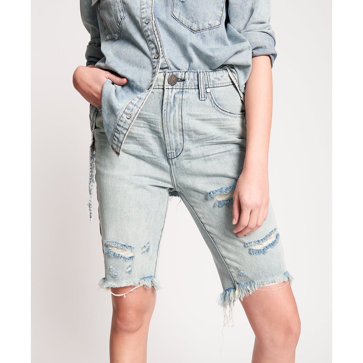 Urban Outfitters NWT UO x ONE TEASPOON SALTY DOG CUTOFF TRUCKERS $112 SIZE 26 Size 26" / US 2 / IT 38 - 1 Thumbnail