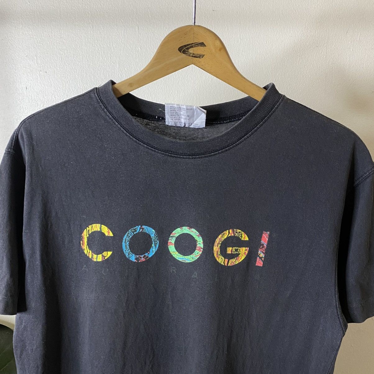 Coogi Vintage 90s Coogi Australia Faded Black T Shirt Size US L / EU 52-54 / 3 - 2 Thumbnail