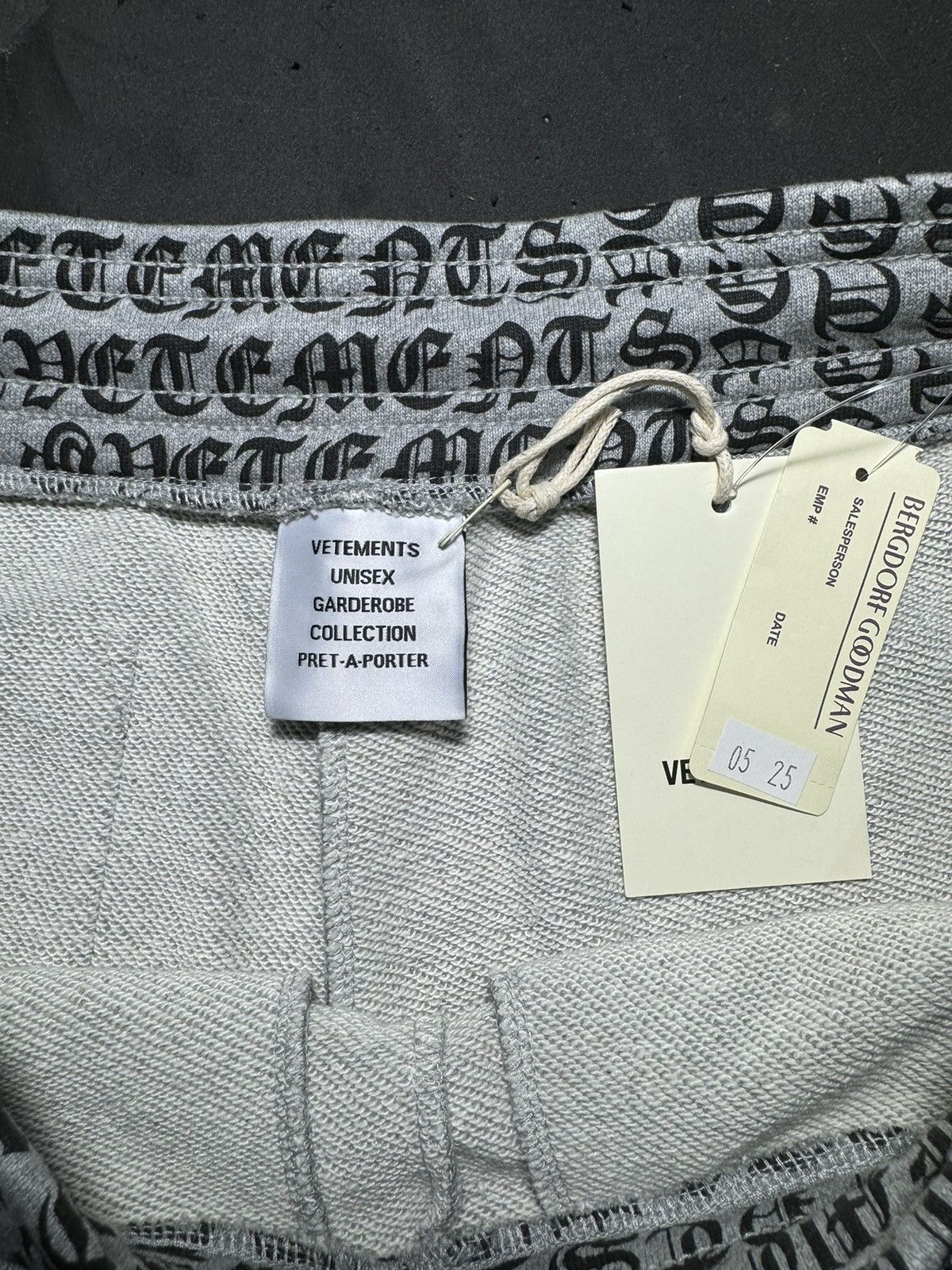 Vetements Vetements Gothic Monogram Sweatpants Size S Size US 32 / EU 48 - 4 Thumbnail