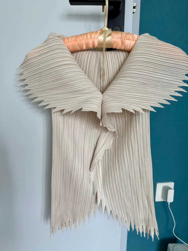 Issey Miyake Issey Miyake Beige hedgehog short-sleeved shirt Size L / US 10 / IT 46 - 1 Thumbnail