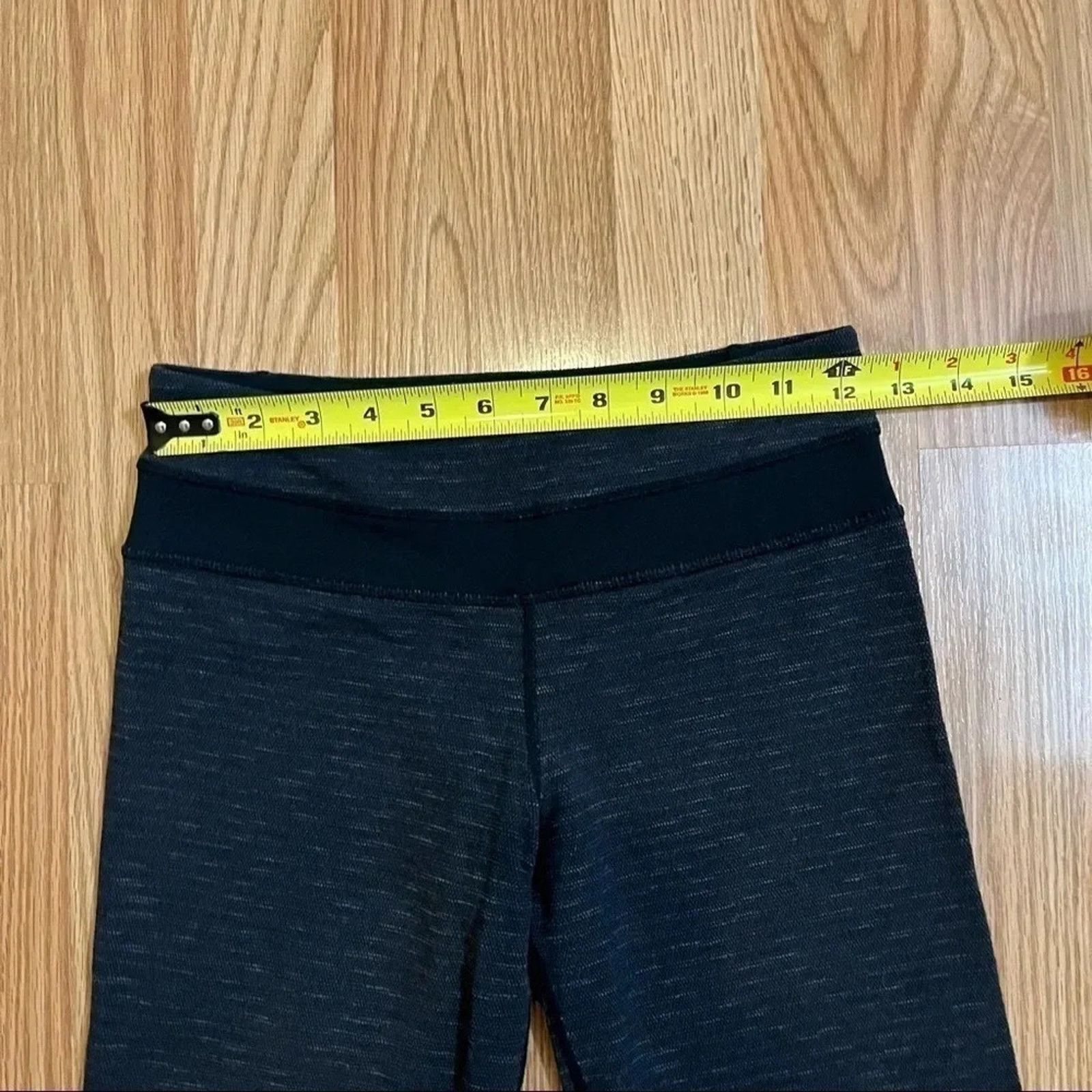 Lululemon Lululemon Groove Crop Leggings Heather Gray Banded Yoga 4 Size 27" / US 4 / IT 40 - 5 Thumbnail